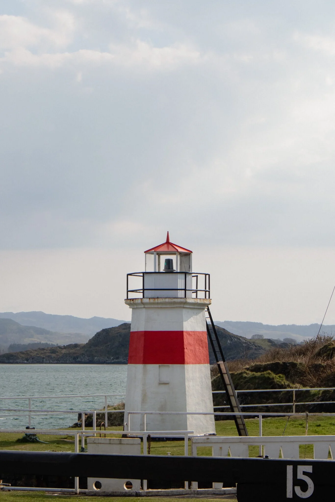 crinan-argyll-canal-lighthouse-scotland.jpg