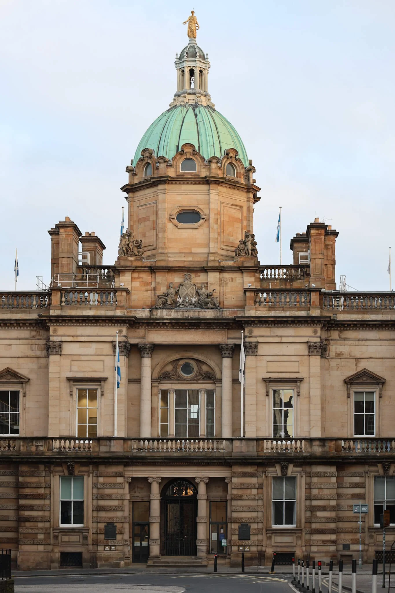 Edinburgh-Royal-Mile-museums-Scotland.jpg
