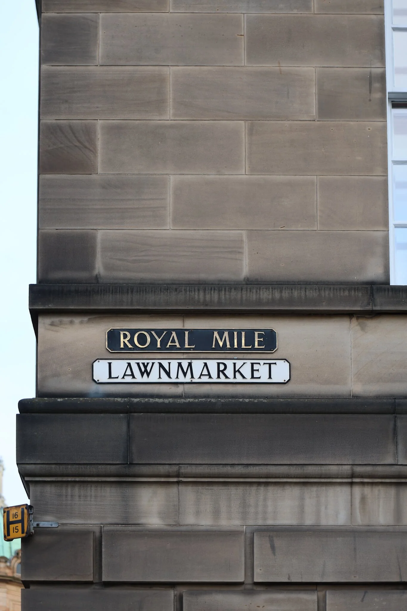 Edinburgh-royal-mile-complete-guide-Scotland.jpg