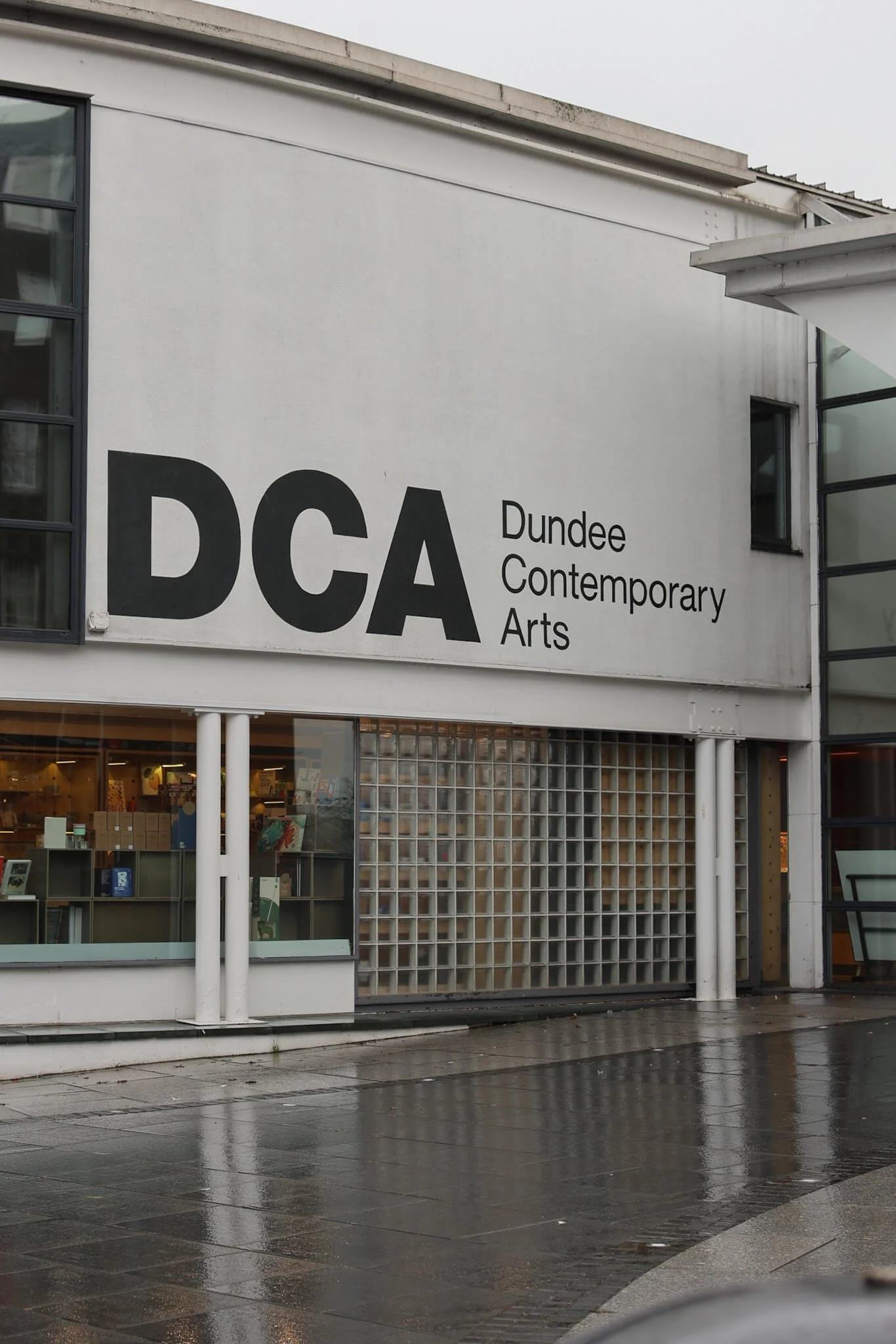 dundee-dca-art-gallery-entrance-scotland.jpg