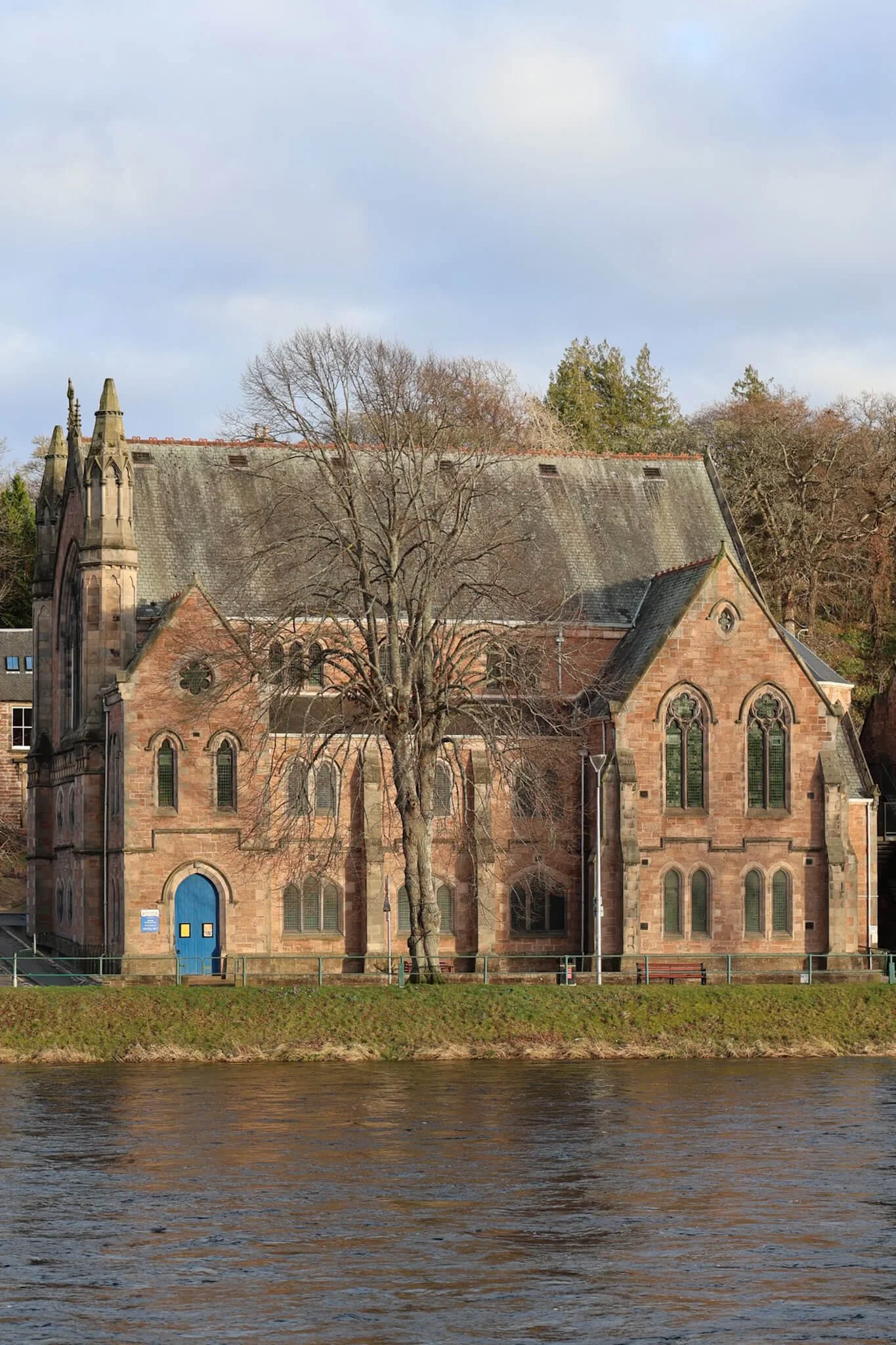 Inverness-ness-islands-riverside-path-historic-church.jpg