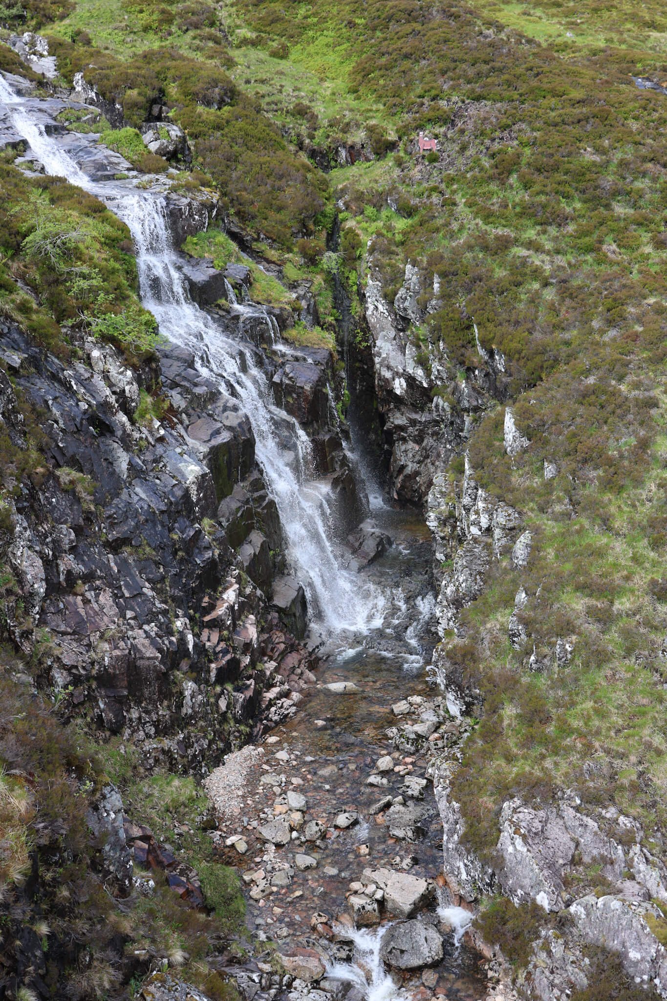 glencoe-mountain-chairlift-over-the-waterfall.jpg