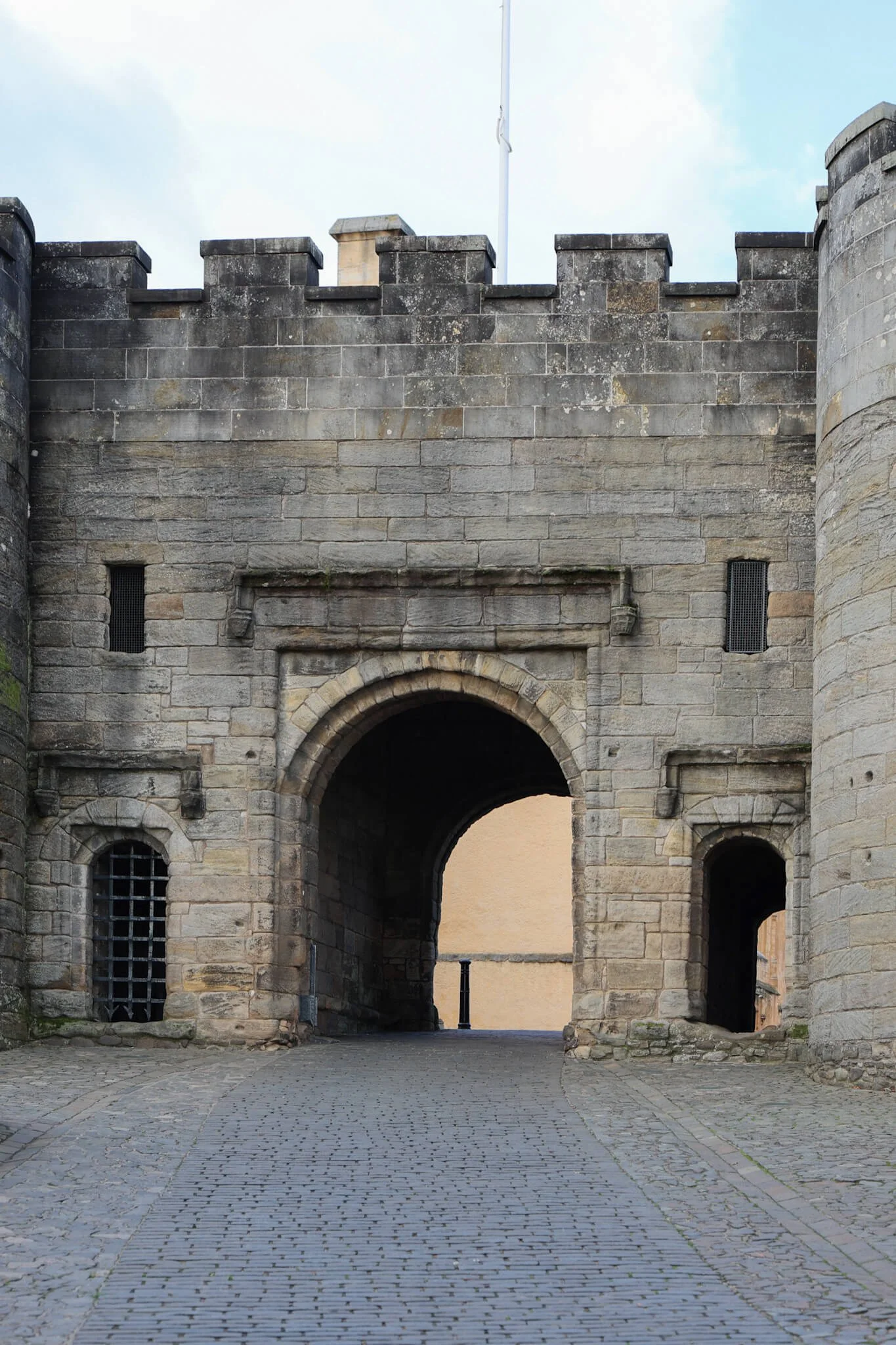 stirling-castle-gatehouse-entrance.jpg