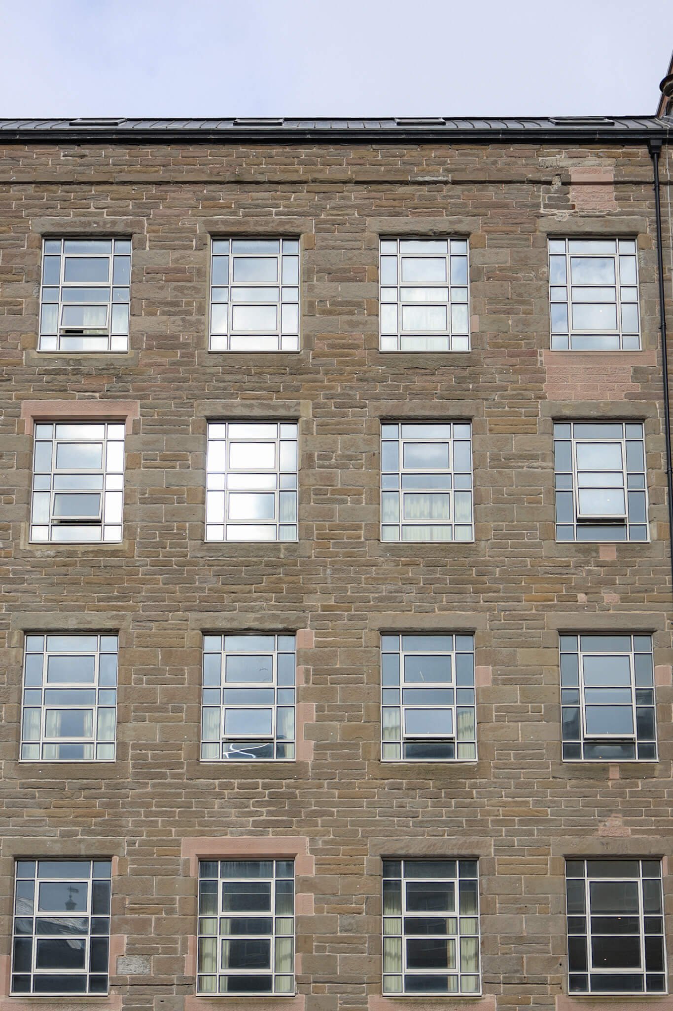 Hotel-Indigo-Dundee-boutique-hotel-exerior.jpg
