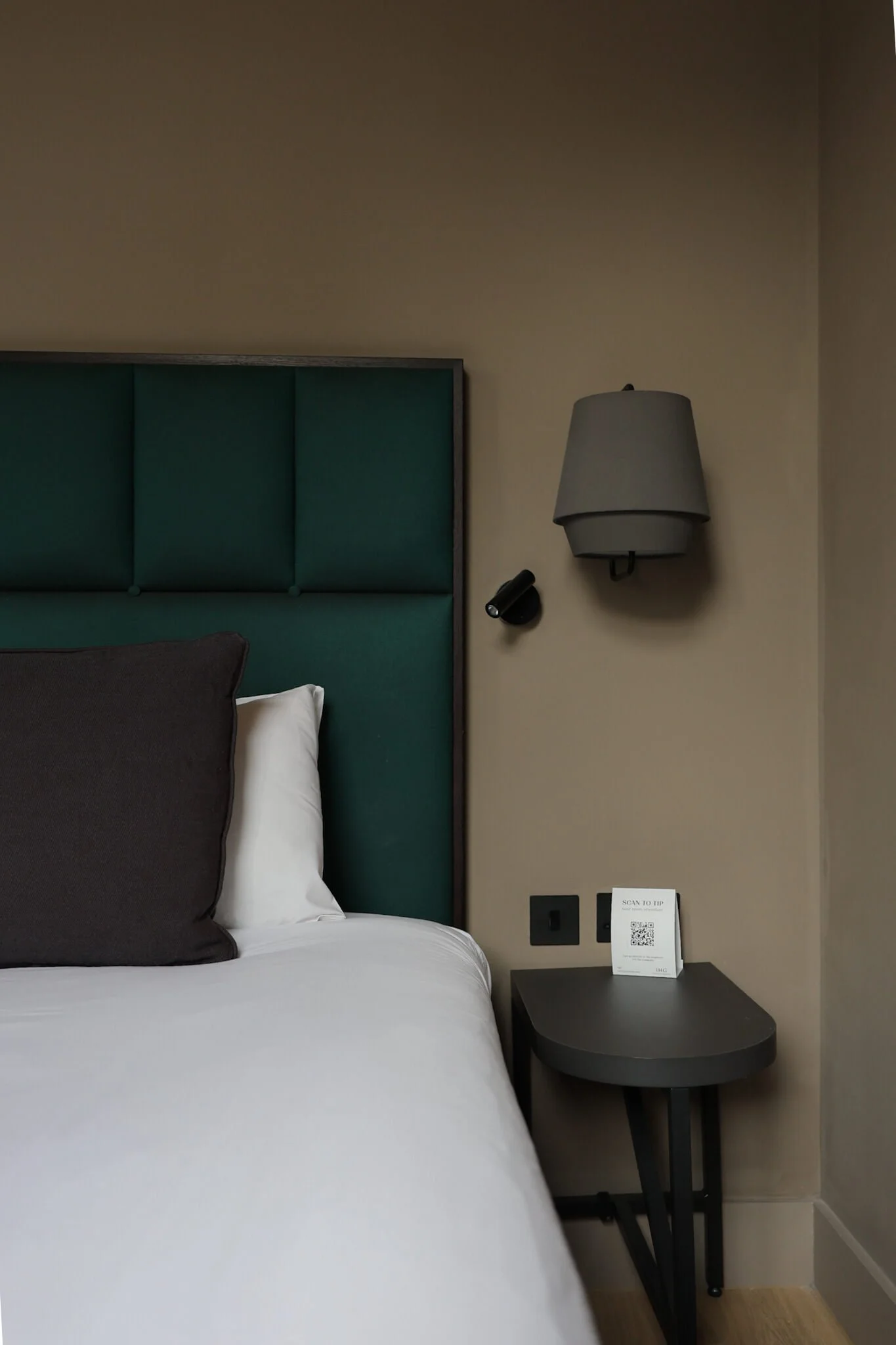 Hotel-Indigo-Dundee-boutique-hotel-double-bedroom.jpg