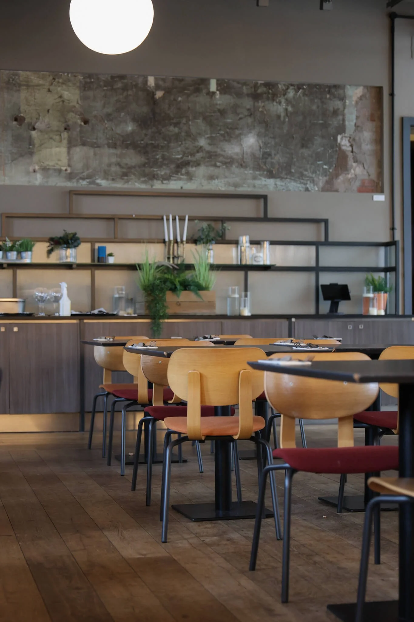 Daisy-Tasker-Dundee-restaurant-chic-interior.jpg
