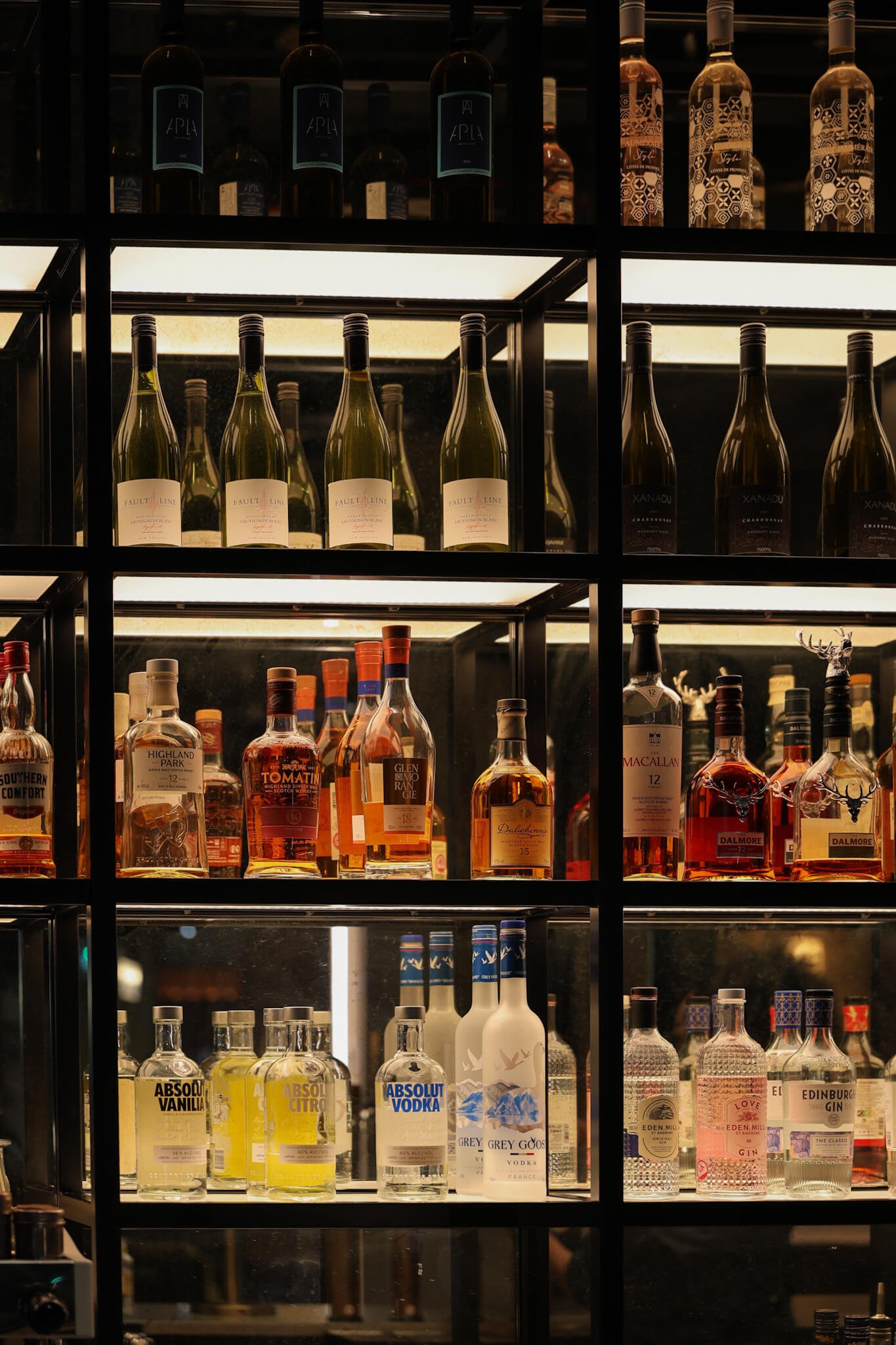 Hotel-Indigo-Dundee-bar-selection.jpg