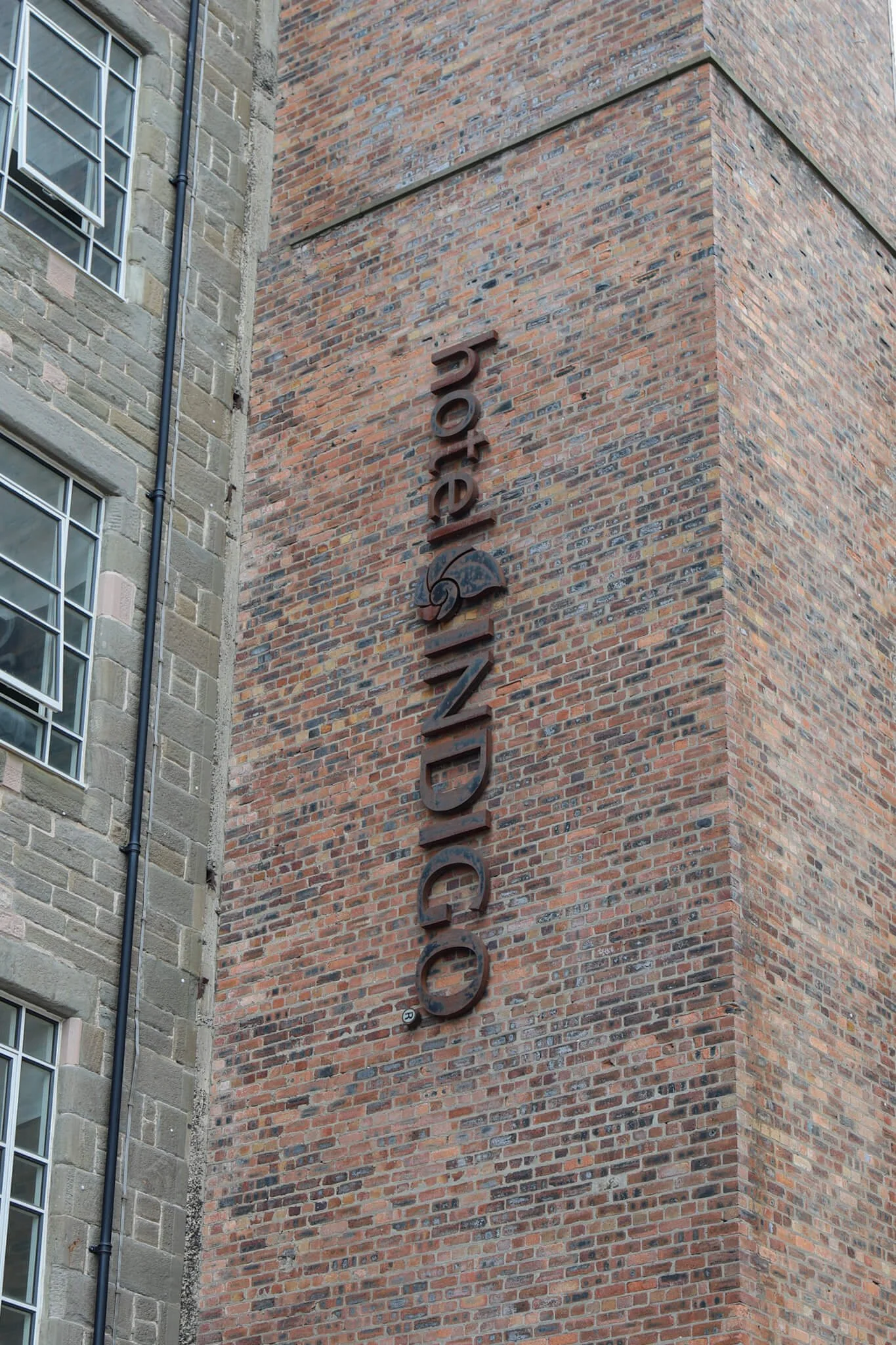 Hotel-Indigo-Dundee-boutique-hotel-sign.jpg