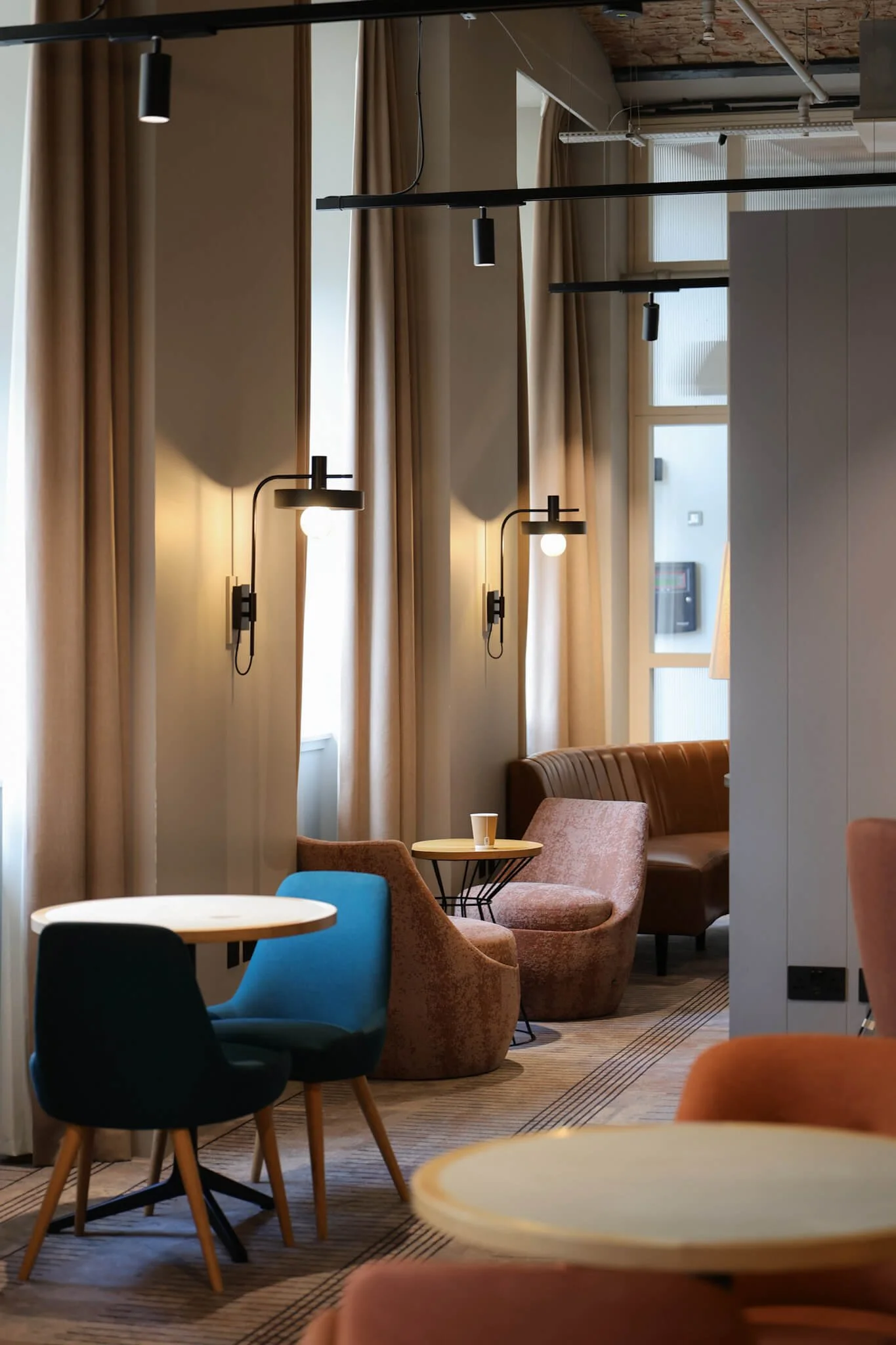 Hotel-Indigo-Dundee-boutique-hotel-lounge-space.jpg