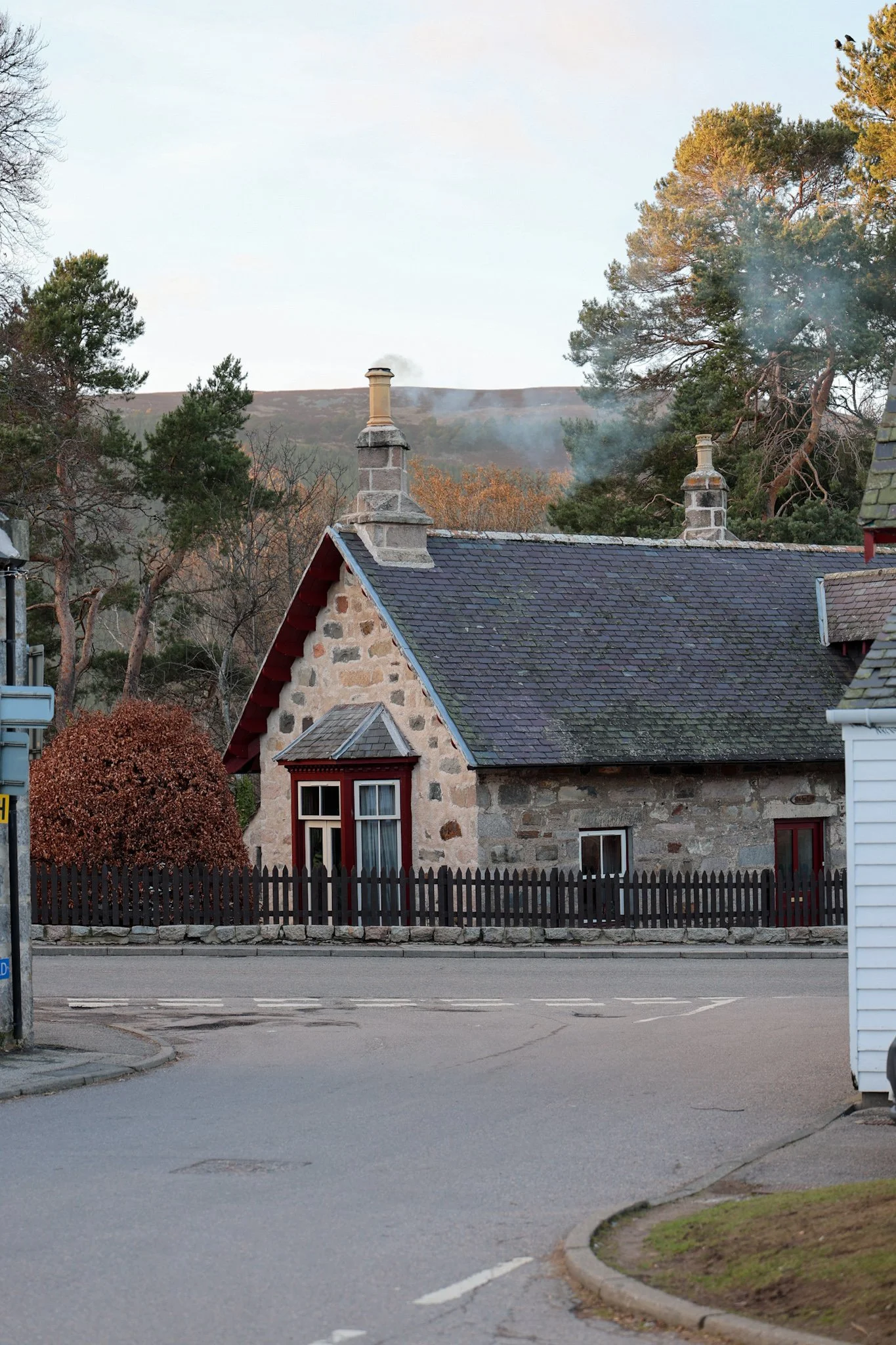 Braemar-Cairngorms-village-cottage.jpg