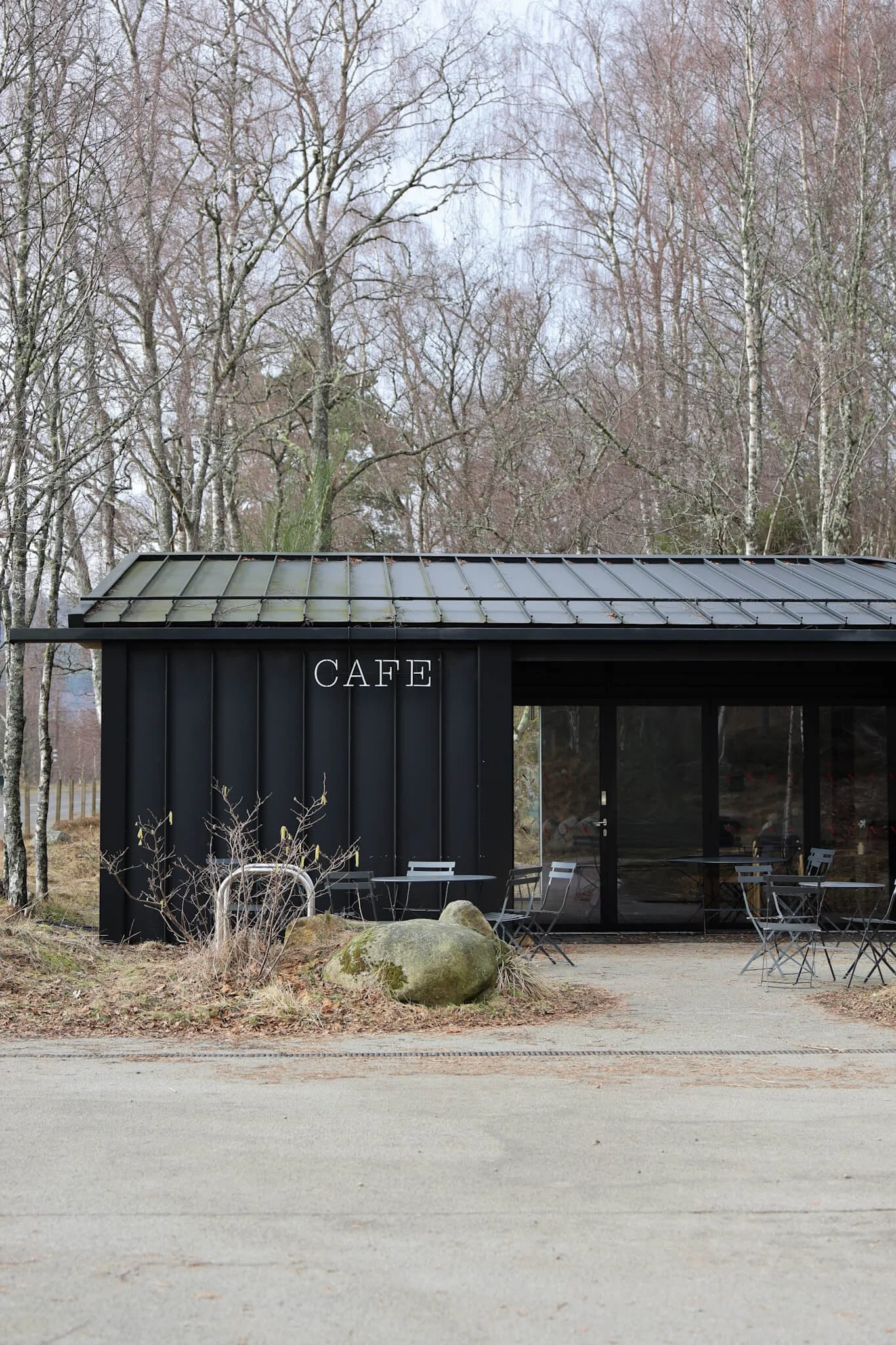 Tarmachan-Cafe-Braemar-Cairngorms-exterior.jpg