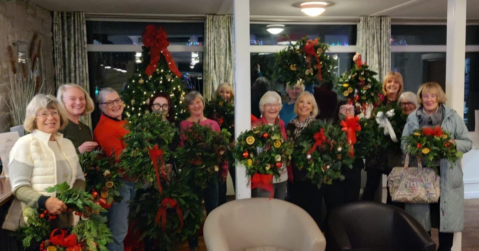 🎄✨ Wreath Making with Pebbles Beach Floristry ✨🎄 We recently had a fantastic wreath making evening led by the wonderfully talented Pebbles Beach Floristry.

A huge thank you to @pebblesbeachfloristry for such a brilliant workshop and to everyone wh