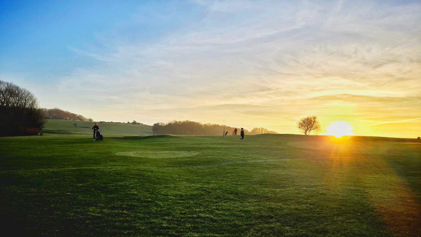 ⛳️ Visitor Tee Bookings ⛳️ Whether you&rsquo;re an early bird or prefer an afternoon round, we&rsquo;ve got you covered. 

⏰ Visitor tee times can be booked up to 7 days in advance or contact us to enquire about advance bookings for golf breaks and h