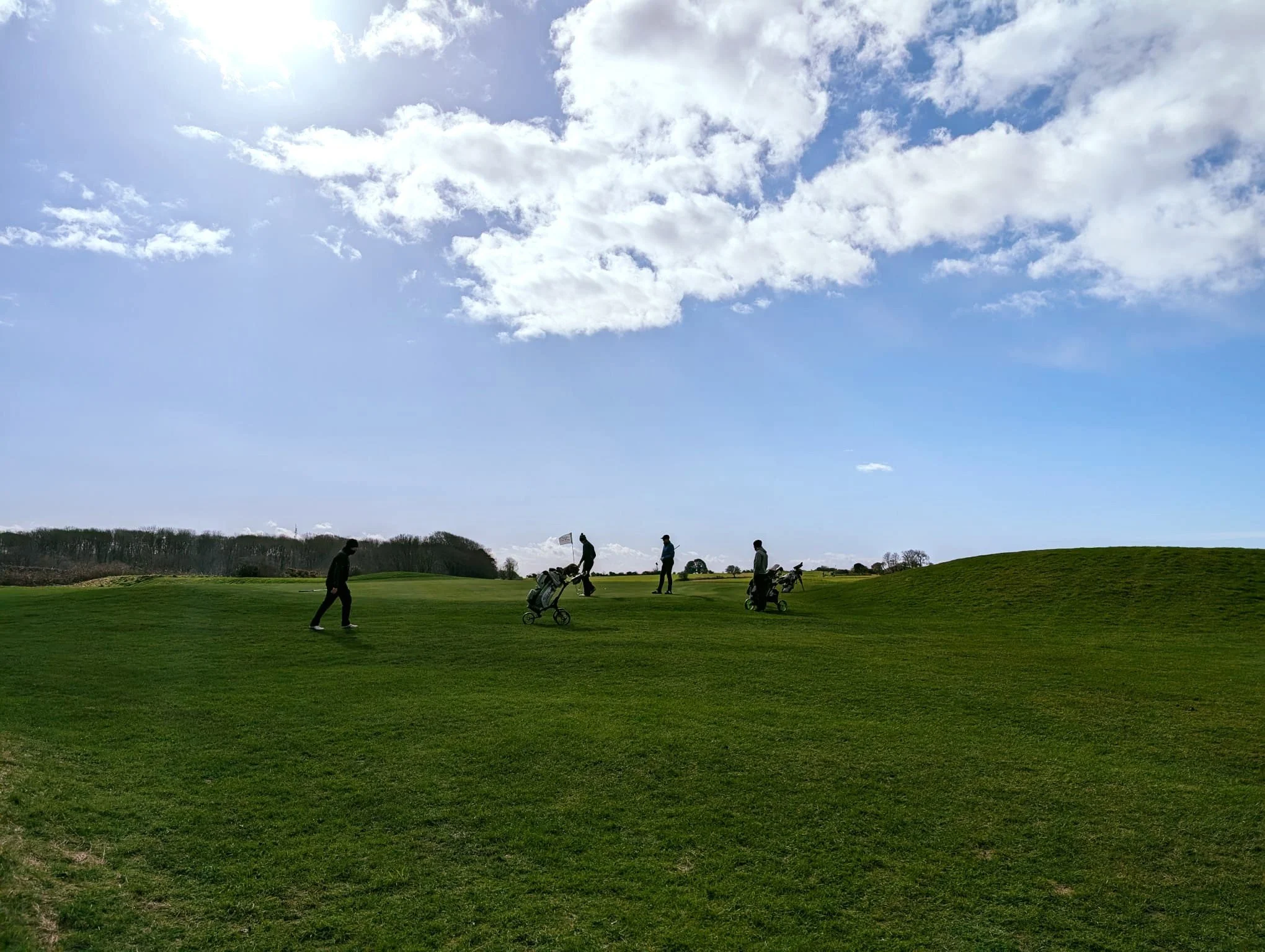 Blue skies and Visitor Tee bookings available today ☀️⛳️ Saturday afternoon plans sorted - book your tee time at www.camedowngolfclub.co.uk/visitgreen