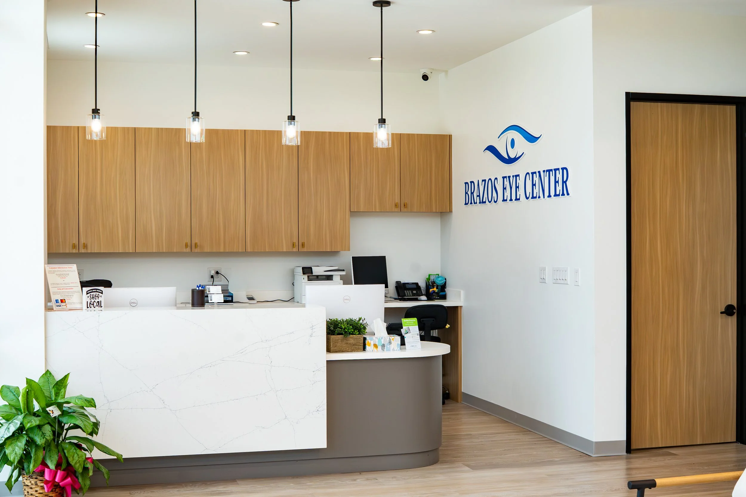 Brazos Eye Center, Dr. Le