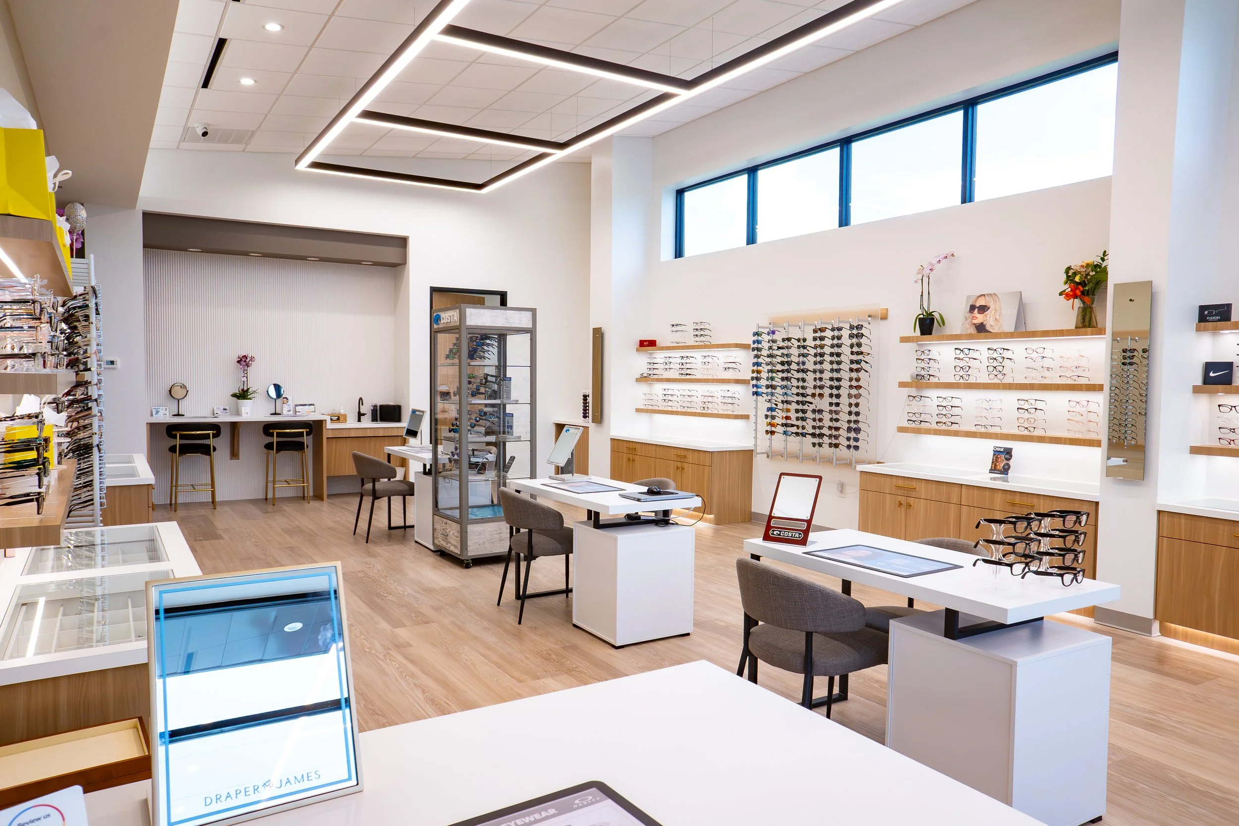 Brazos Eye Center, Dr. Le