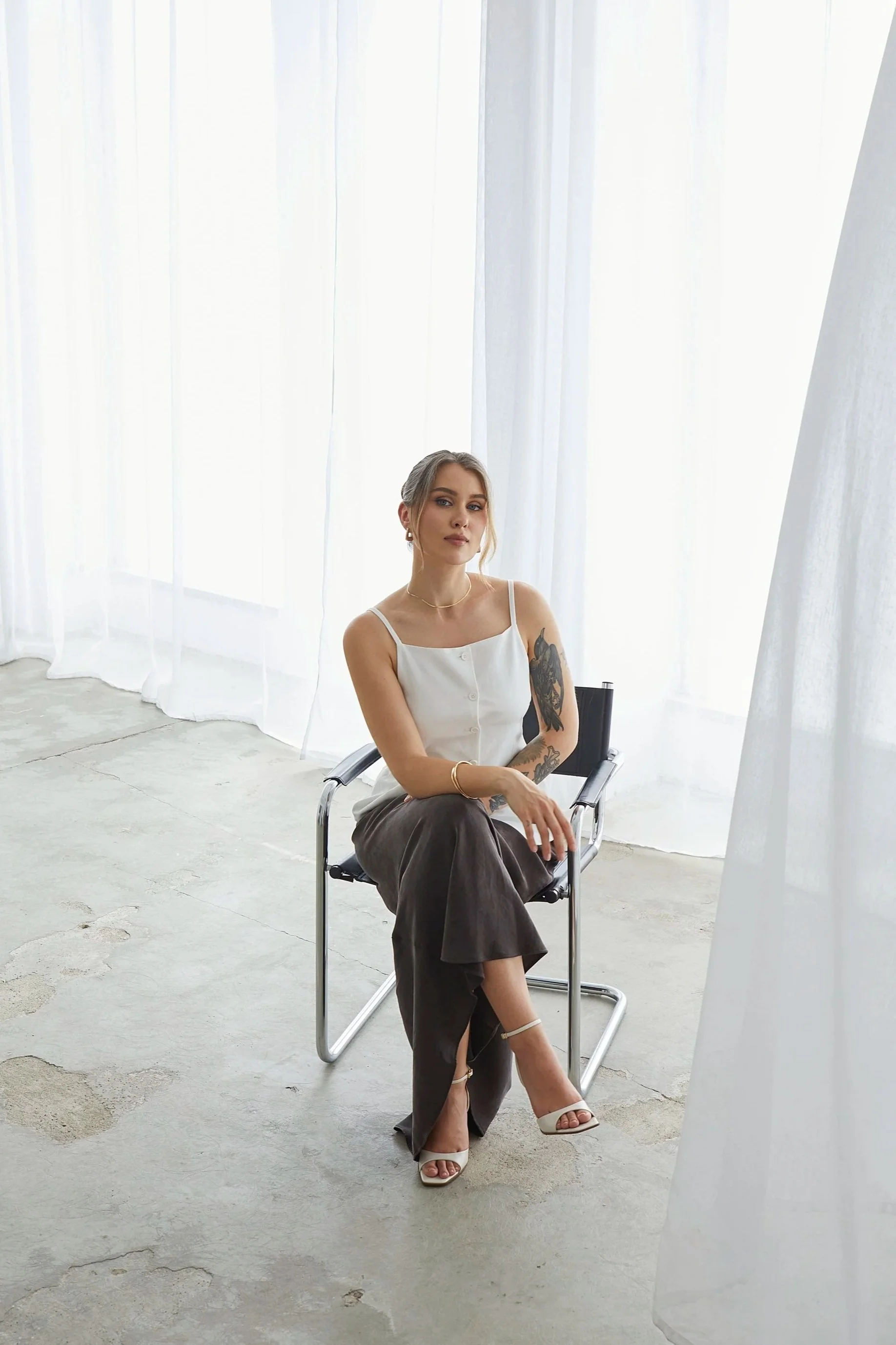 Makeup artist in Lisbon, Portugal available for makeup lessons, bridal makeup and event makeup.