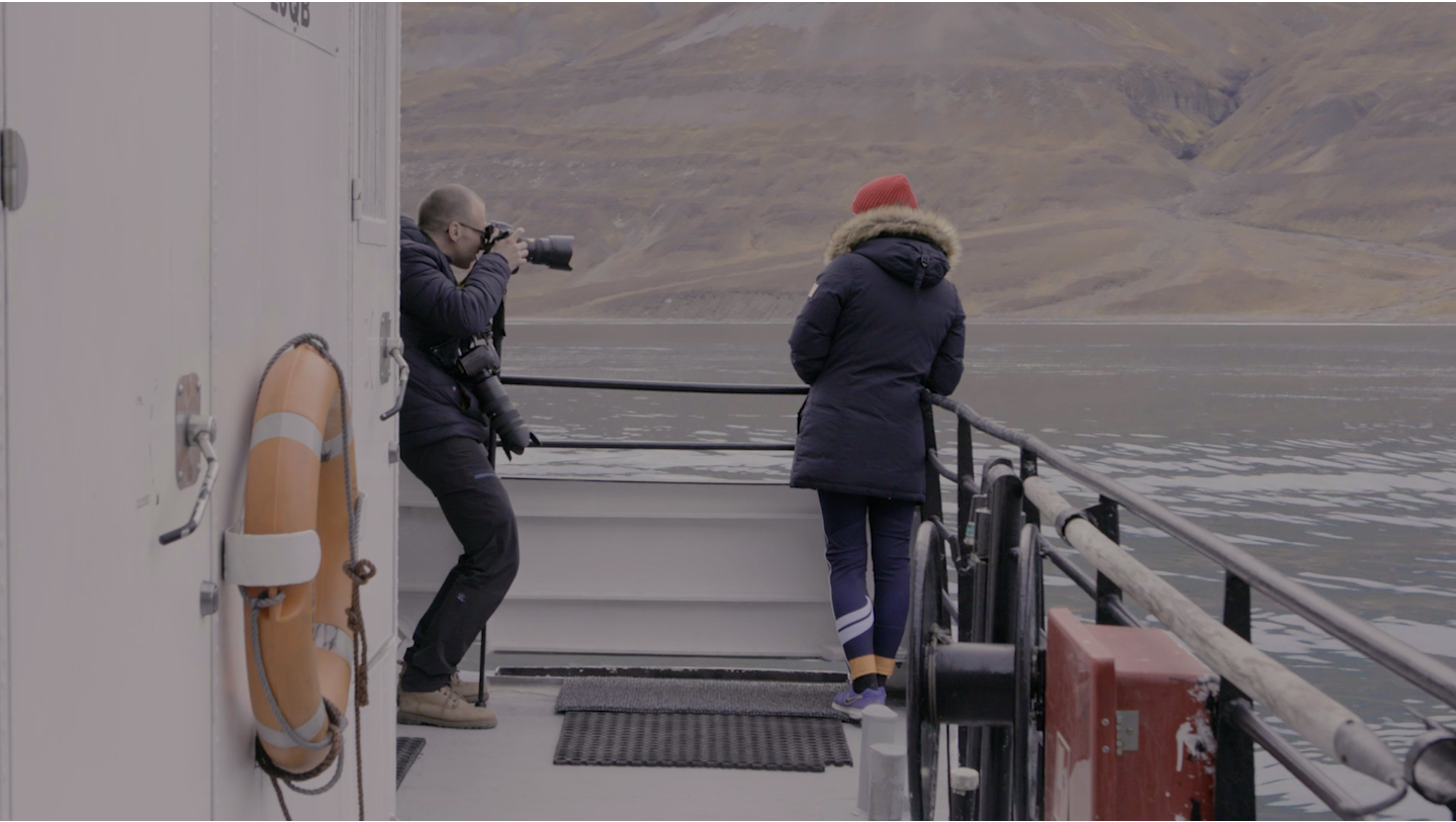 Tourists_3.png