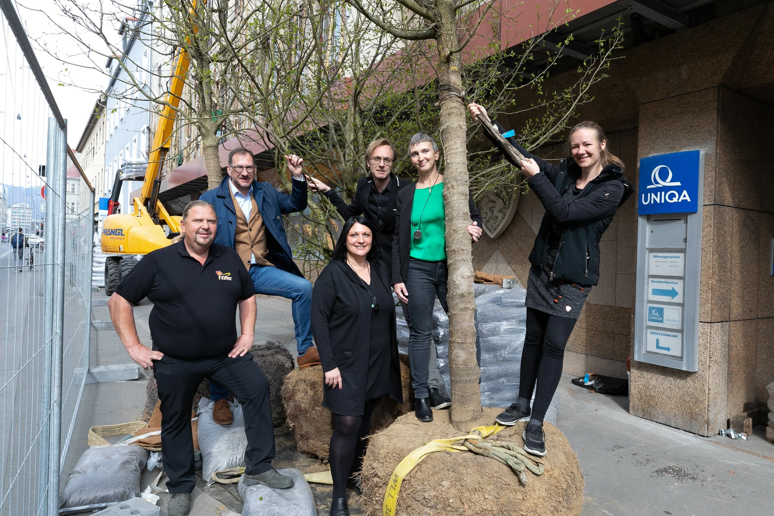Greenwall-Annenstrasse-Firsttree2019-4.jpg