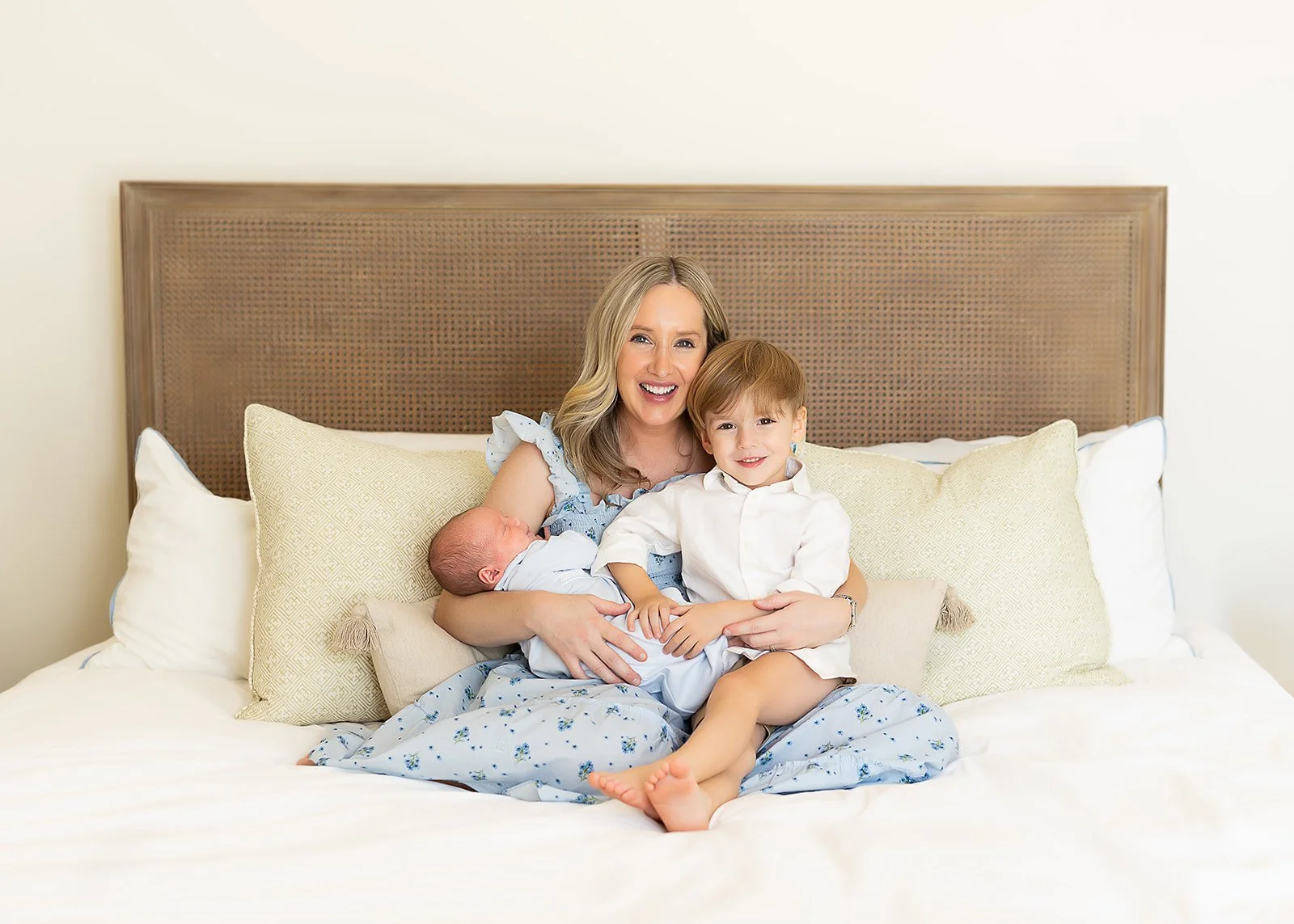 newborn family photoshoot