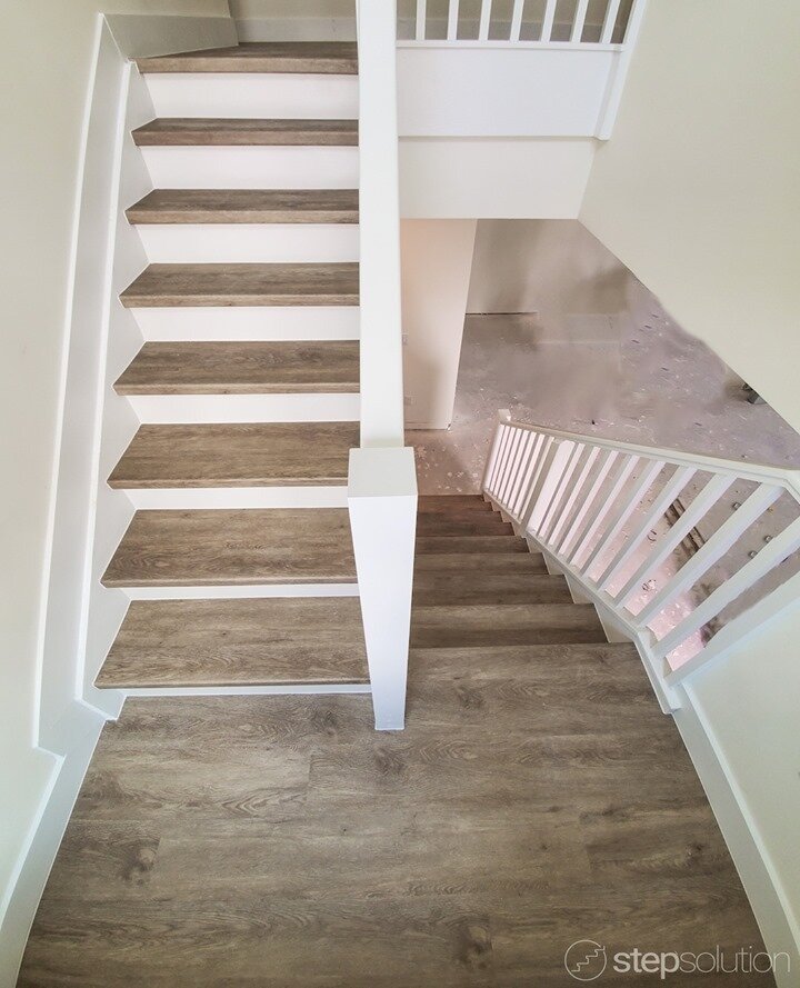 Start thinking of your staircases as design elements, ⁠
not structural basics.⁠
⁠
⁠
⁠
⁠
DM or call us for a customized quote⁠
⁠
⁠
⁠
⁠
#hardwood #hardwoodfloors #hardwoodflooring #flooring #homedesign #designer #designers #instadesign #homeinspo #inte
