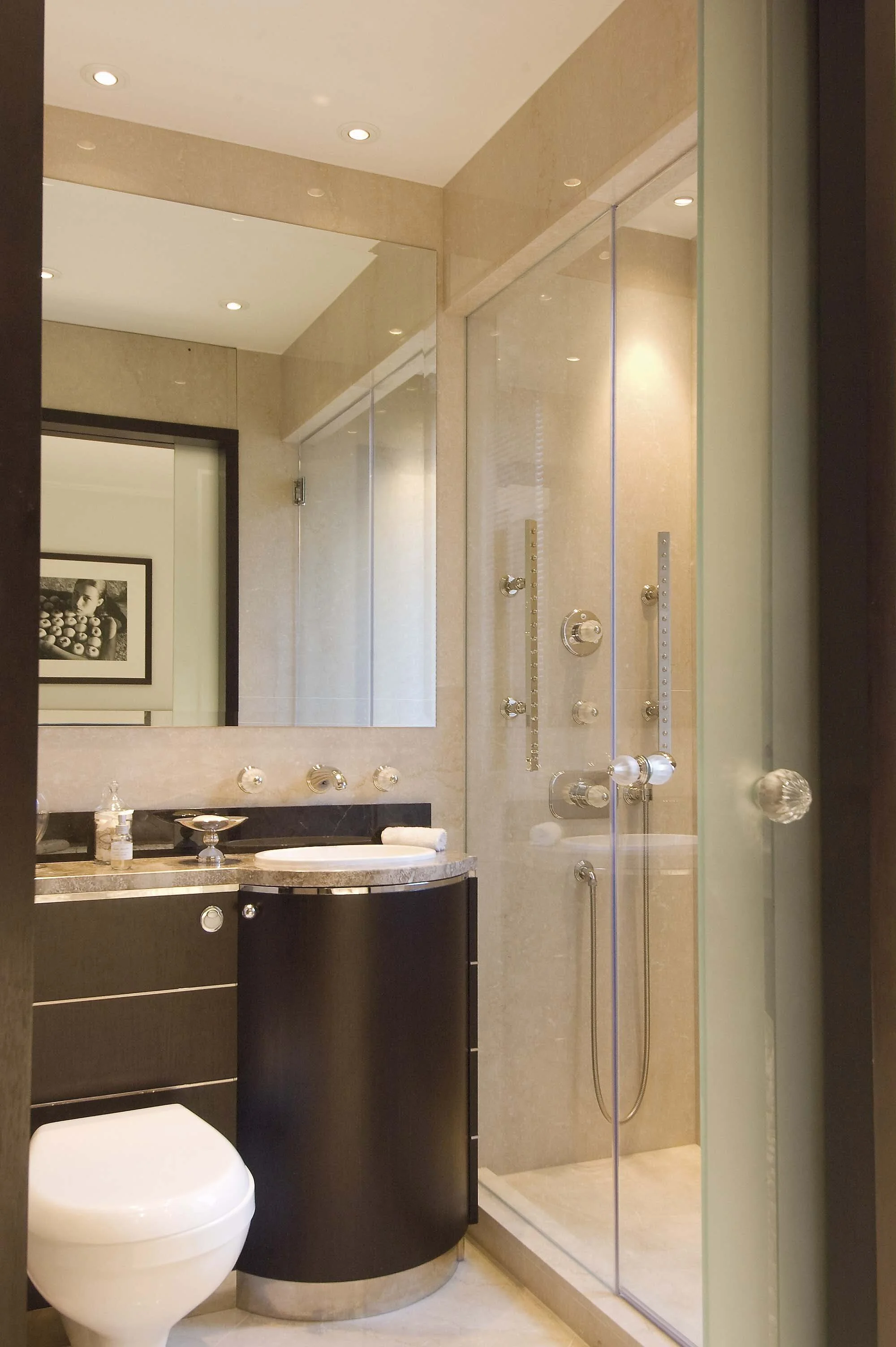 238761_ensuite2_RGB.jpg