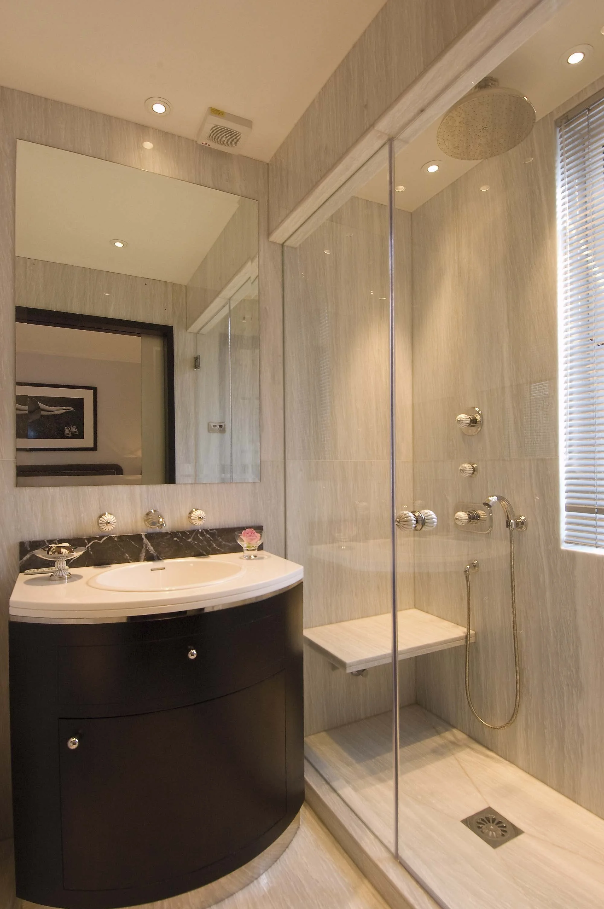 238761_ensuite1_RGB.jpg