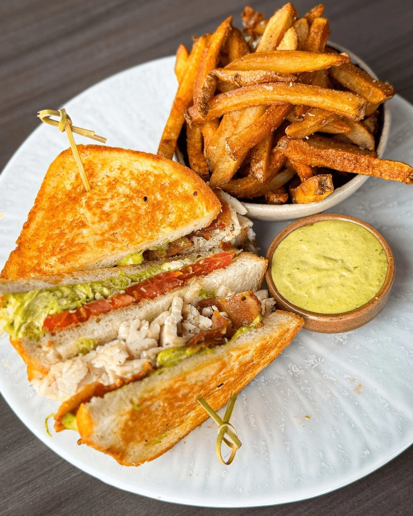 Your lunch break, upgraded🥪

TERRA CLUB
smoked turkey breast, aji verde aioli, iceberg lettuce, beefsteak tomato &amp; grilled bacon on house-made white bread 

Worth leaving your desk for.