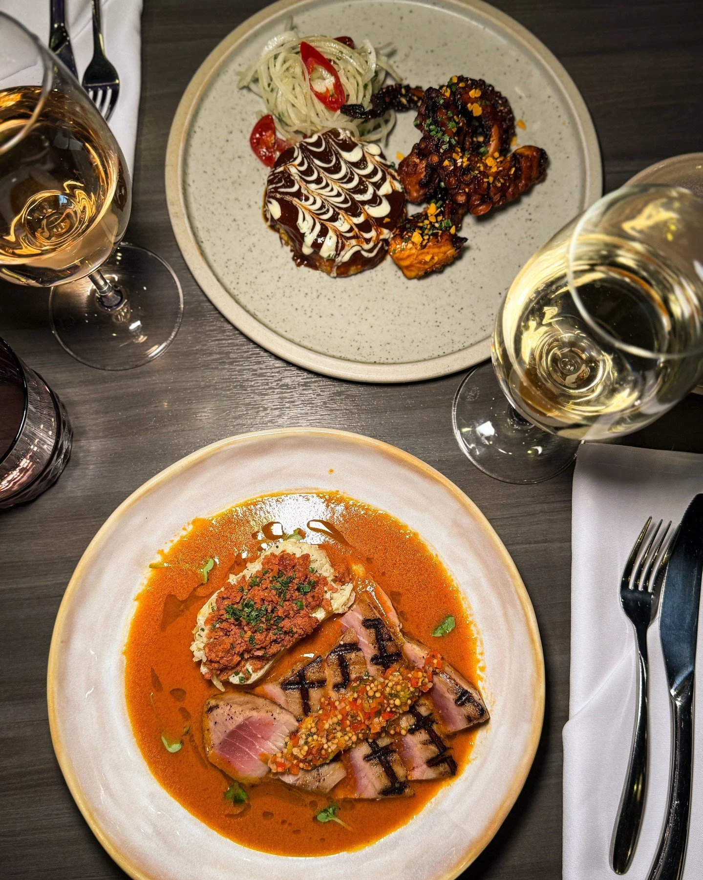 Ease into Friday night 🍷

Thoughtful plates, a well-chosen glass of wine, and a table by the water. 

[ link in bio ] for reservations.