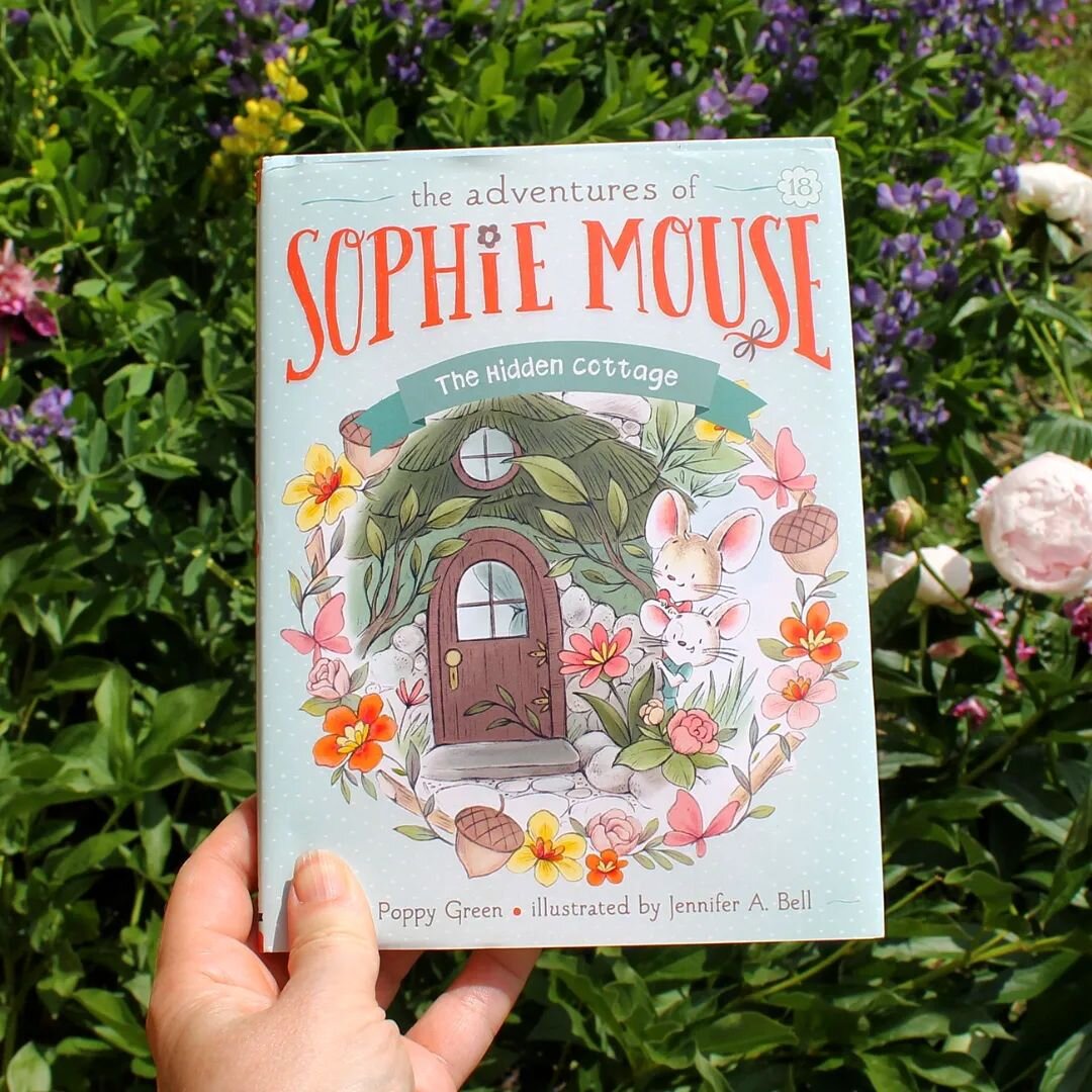 I'm behind the times with this news but here a peek at the latest Sophie Mouse book. #18!

#kidlitart #childrensbookillustration #childrensbooks #illustration #sophiemouse