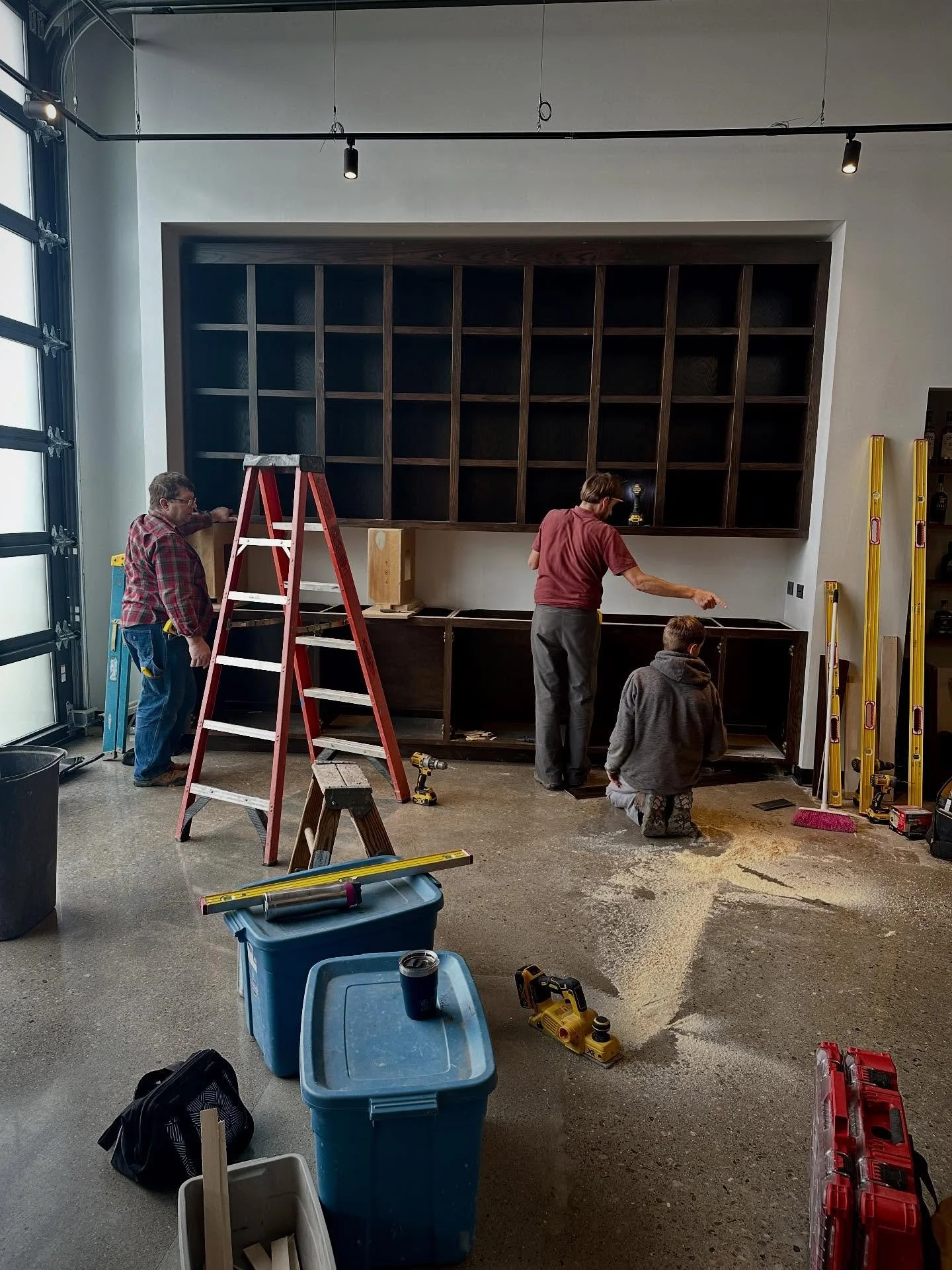 ✖️installation begins at Middle West Spirits. Cabinetry went in at the tasting room and bar today. Copper extensions are on and our steel wall at the entry is up. Acoustic drapery in the conference rooms are in. More photos to come and furniture to f