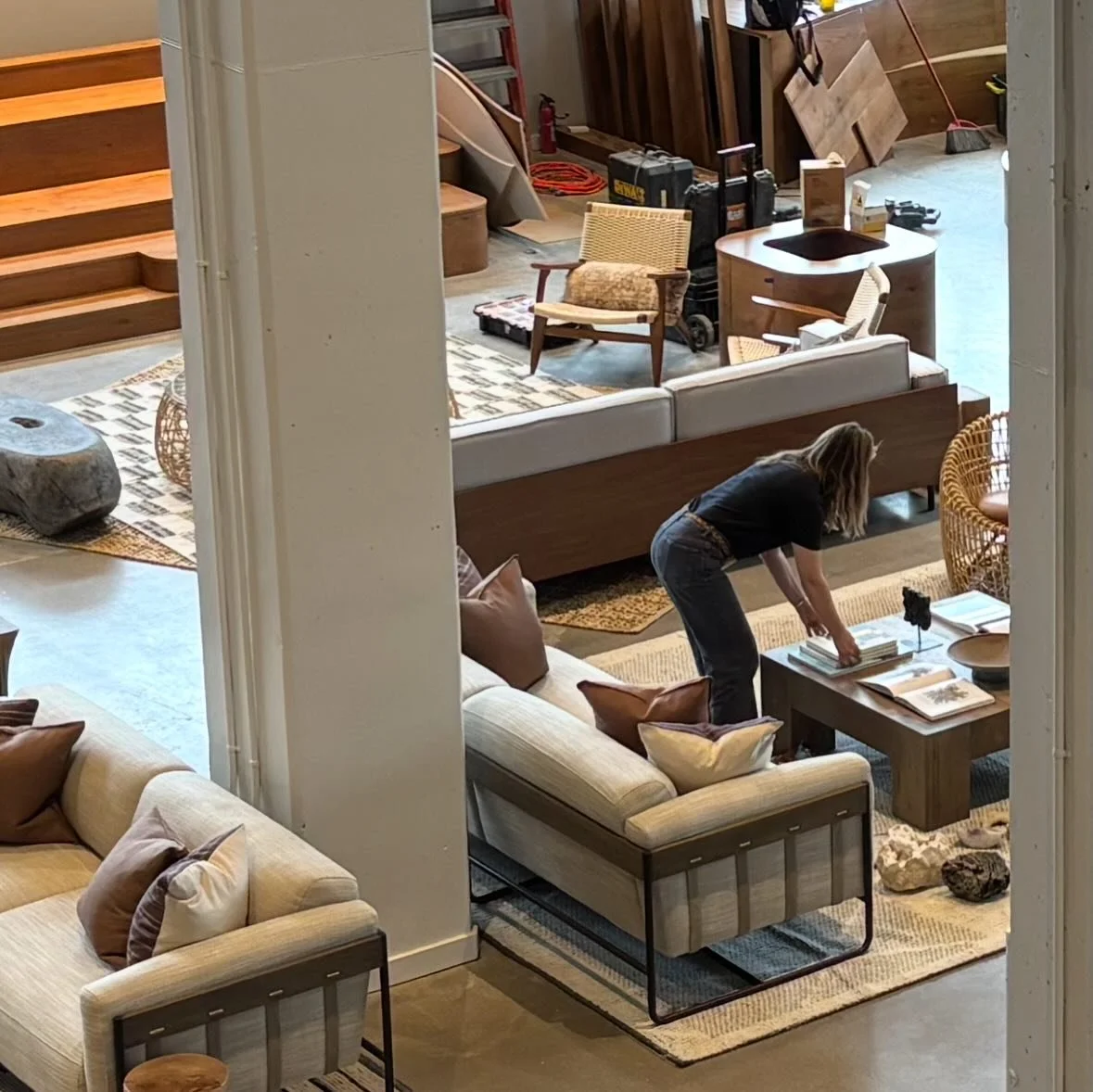 ✖️ we&rsquo;re so grateful to have partnered once again with @livegreenhouse for all amenity spaces at their newest location. As the procurement team, we&rsquo;re the trusted partner that brings the FF+E scope to fruition - managing large budgets, ev