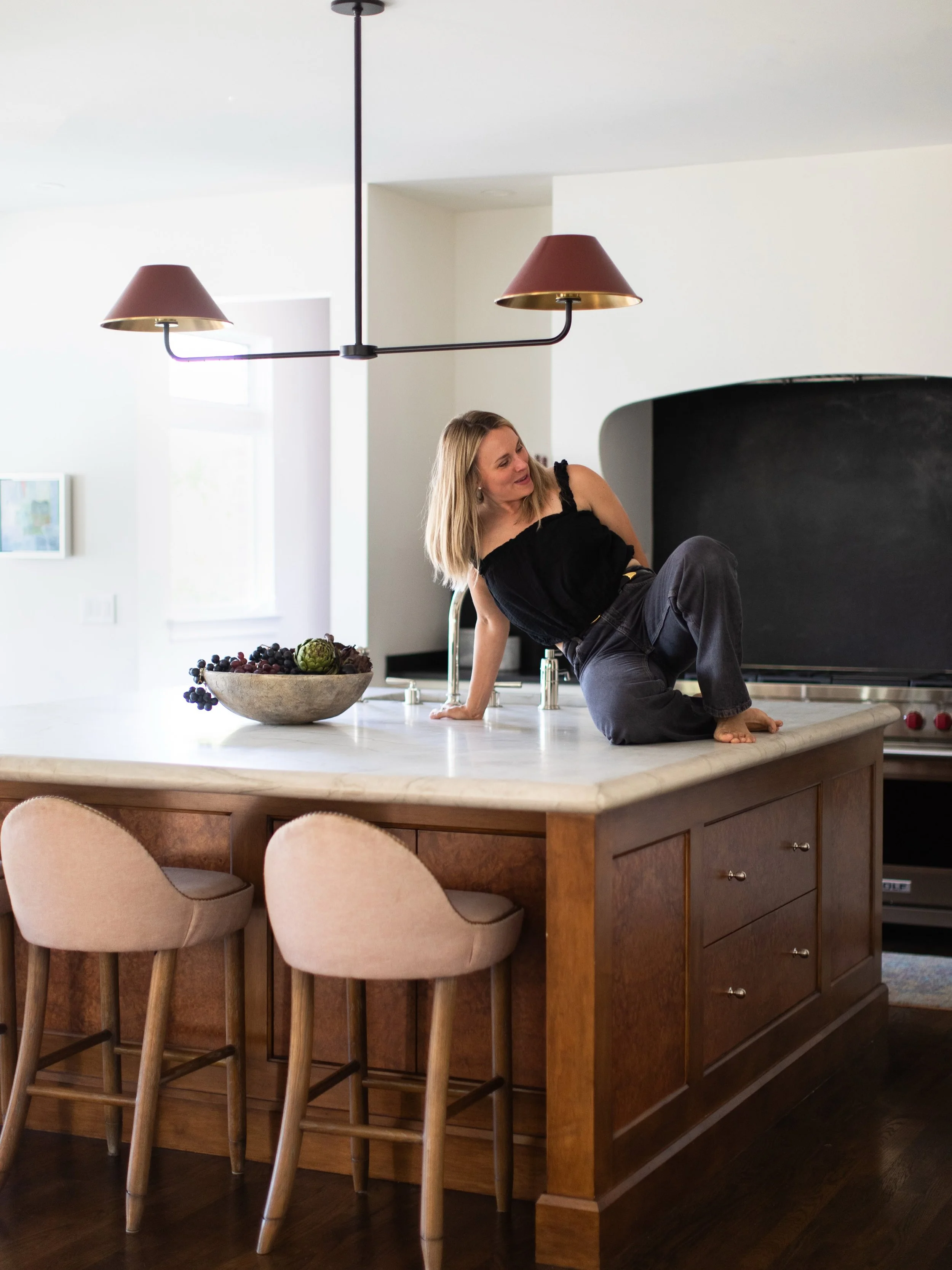 ✖️ nothing to see here 🫣 #studioblackink #photoshootprep #designerforscale #kitchendesign 📸 @addisonjonesphotography