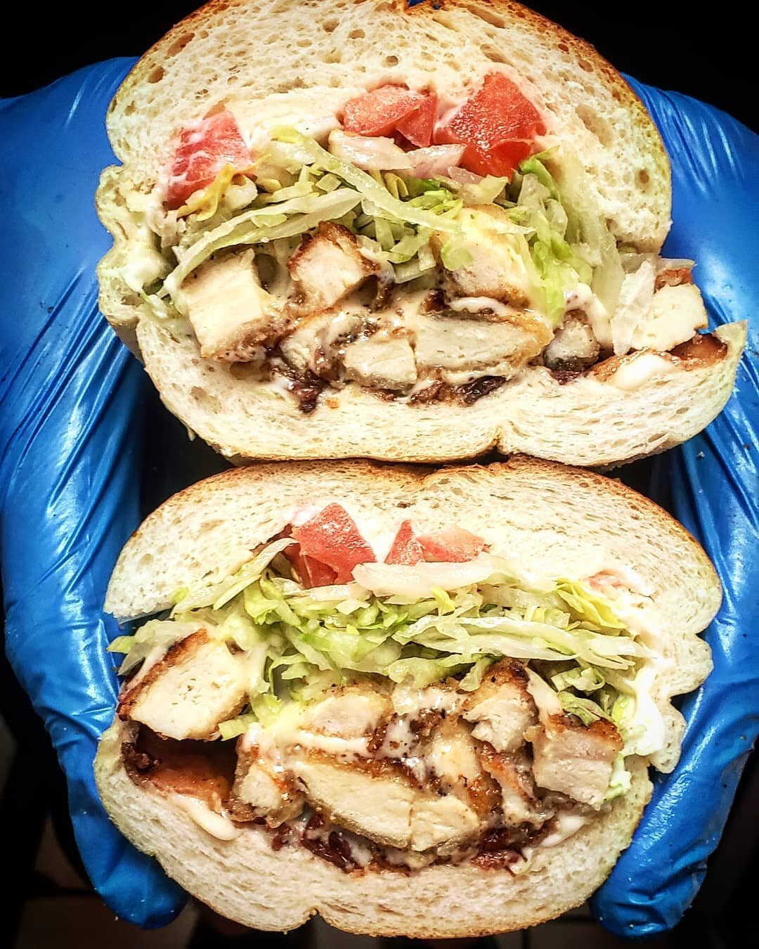 CALIFORNIA CHICKEN CLUB
.
Breaded chicken &amp; Swiss cheese with mayo, bacon, lettuce, tomato, onion
.
.
.
#sandwichporn #sandwichesofig #sandwichesofinstagram #sandwichesrule #sandwichoftheday #sandwich #sandwiches #eatsandwiches #subshop #sandwich