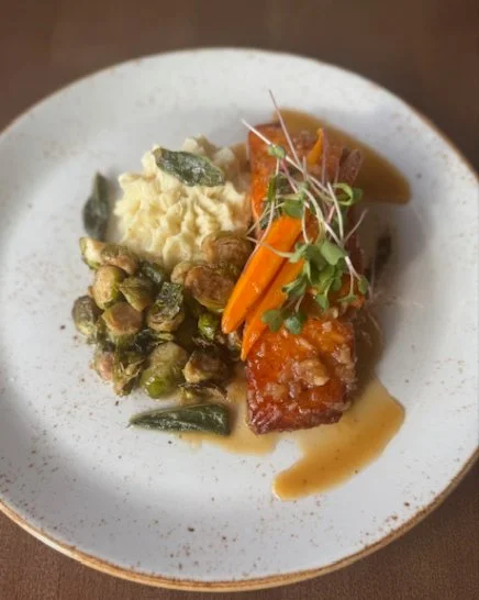 November&rsquo;s Entr&eacute;e of the Month is swimming in flavor &mdash; literally. 🐟

Brown Butter Salmon with seasonal roots and saut&eacute;ed Brussels sprouts.