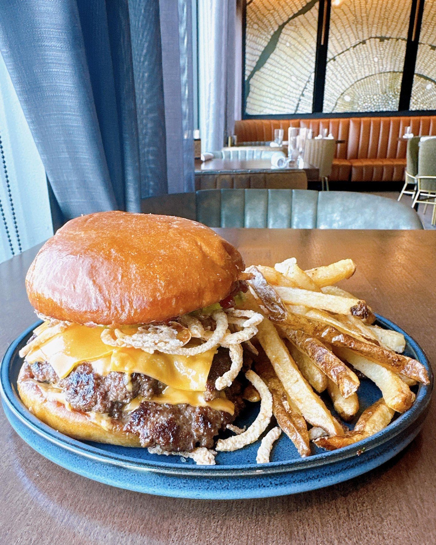 Simple, classic, and exactly what you&rsquo;re craving...

$15 burgers + $5 beers every Sunday. 🙌