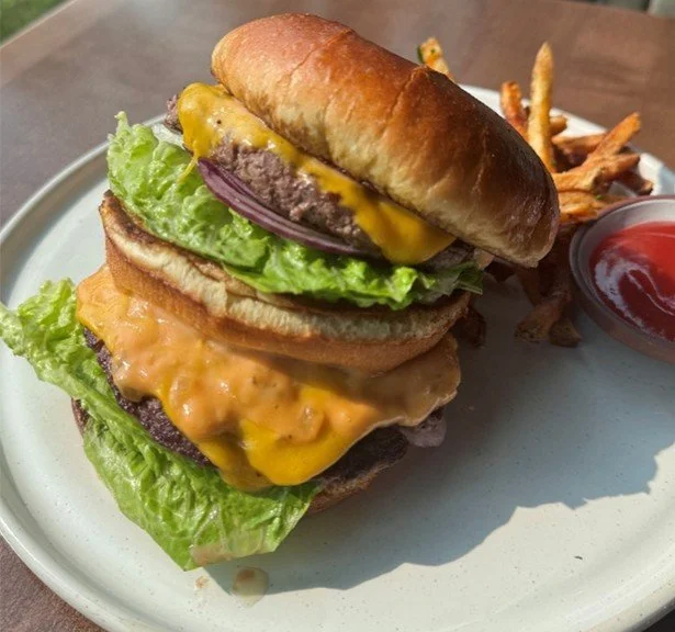 August Burger of the Month: The Big Oak