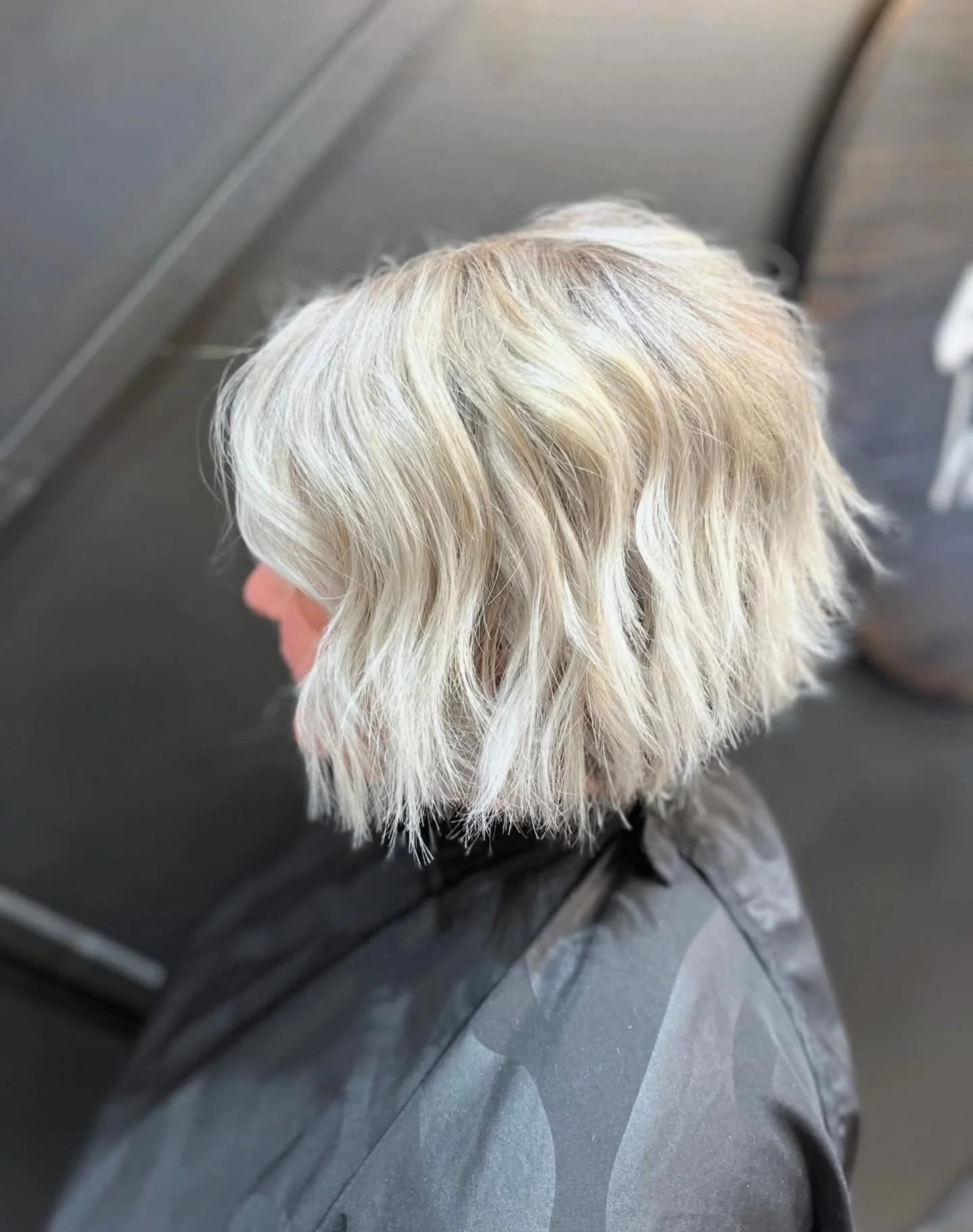 The blonde be bobbin! 
By @naomiweidemanhair 
@luxehairwinona #winonamn #winonamnhair