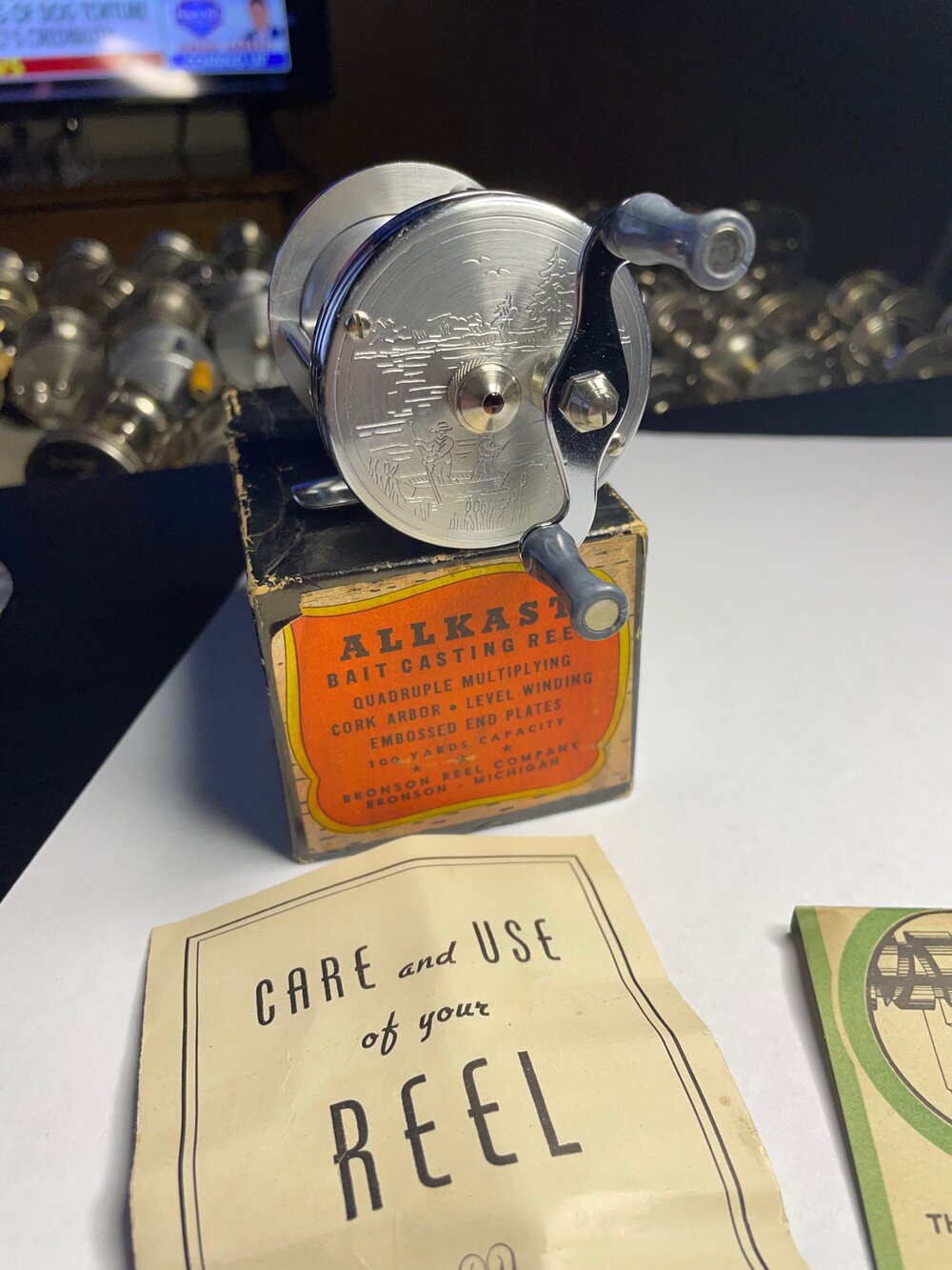 Bronson Reel Company ALLKAST Trade Reel Engraved Jeweled Quad Level Winding  with Original Box Circa- 1949 — VINTAGE FISHING REELS
