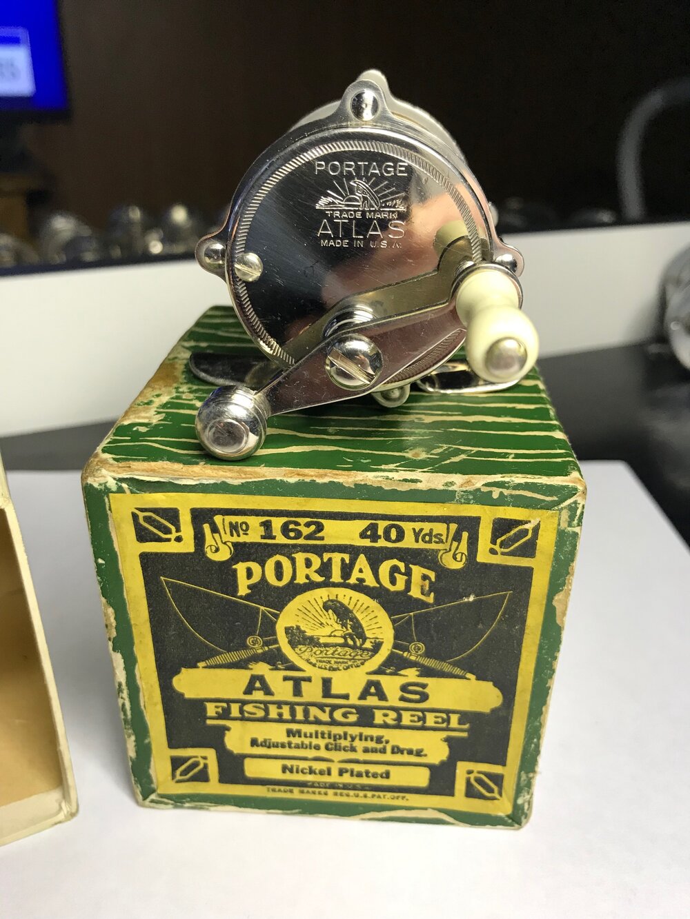 Pflueger Portage Atlas No. 162 - 40 Yard with Original Green Chimney Box  Circa - 1933 — VINTAGE FISHING REELS