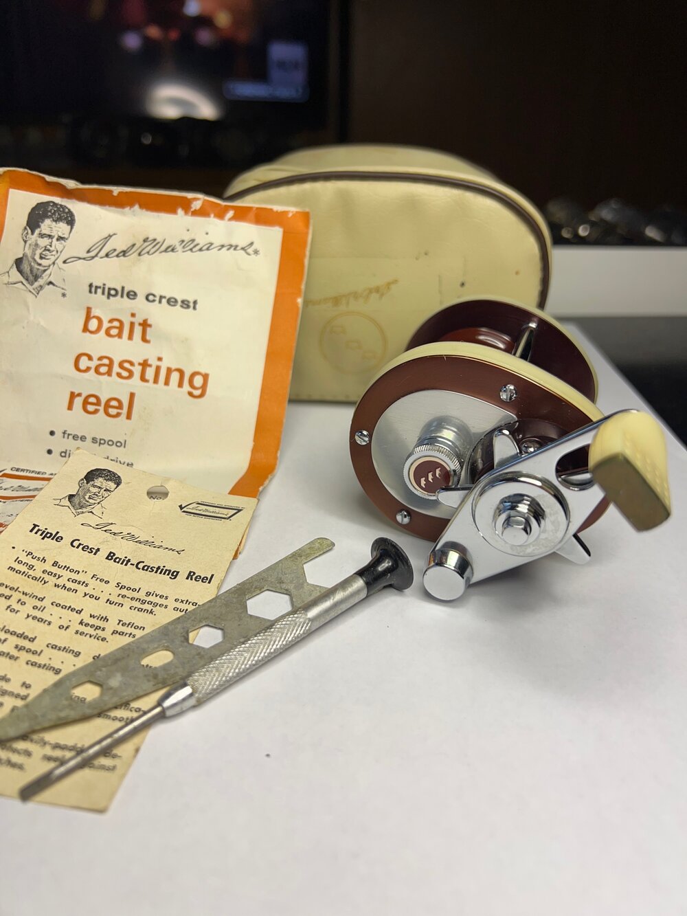 Shakespeare Co. Trade Reel Ted Williams for Sears Roebuck and Co. No.  535.39981 Level Wind with Original Leather case, Manual, & Tools — VINTAGE