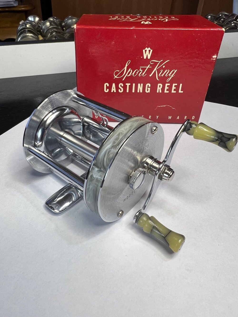 Shakespeare Trade reel SPORT KING for Montgomery Wards Model 8A-60-6328  Level Wind with Original Box — VINTAGE FISHING REELS