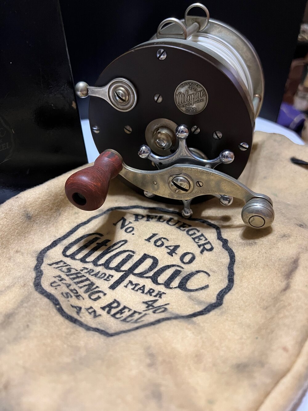 Pflueger ATLAPAC No.#1640 Size 4/0 Nickel Silver with Original Tin Can &  Felt Bag Circa-1929 — VINTAGE FISHING REELS