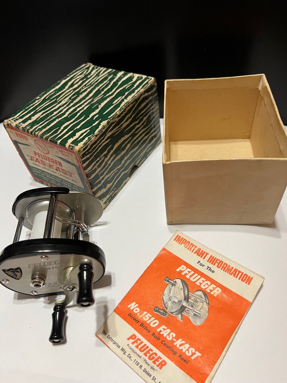 Pflueger FAS-KAST No. #1510 Reversible L/R Direct Drive Level Wind with  Original Box & Manual Circa-1960 — VINTAGE FISHING REELS