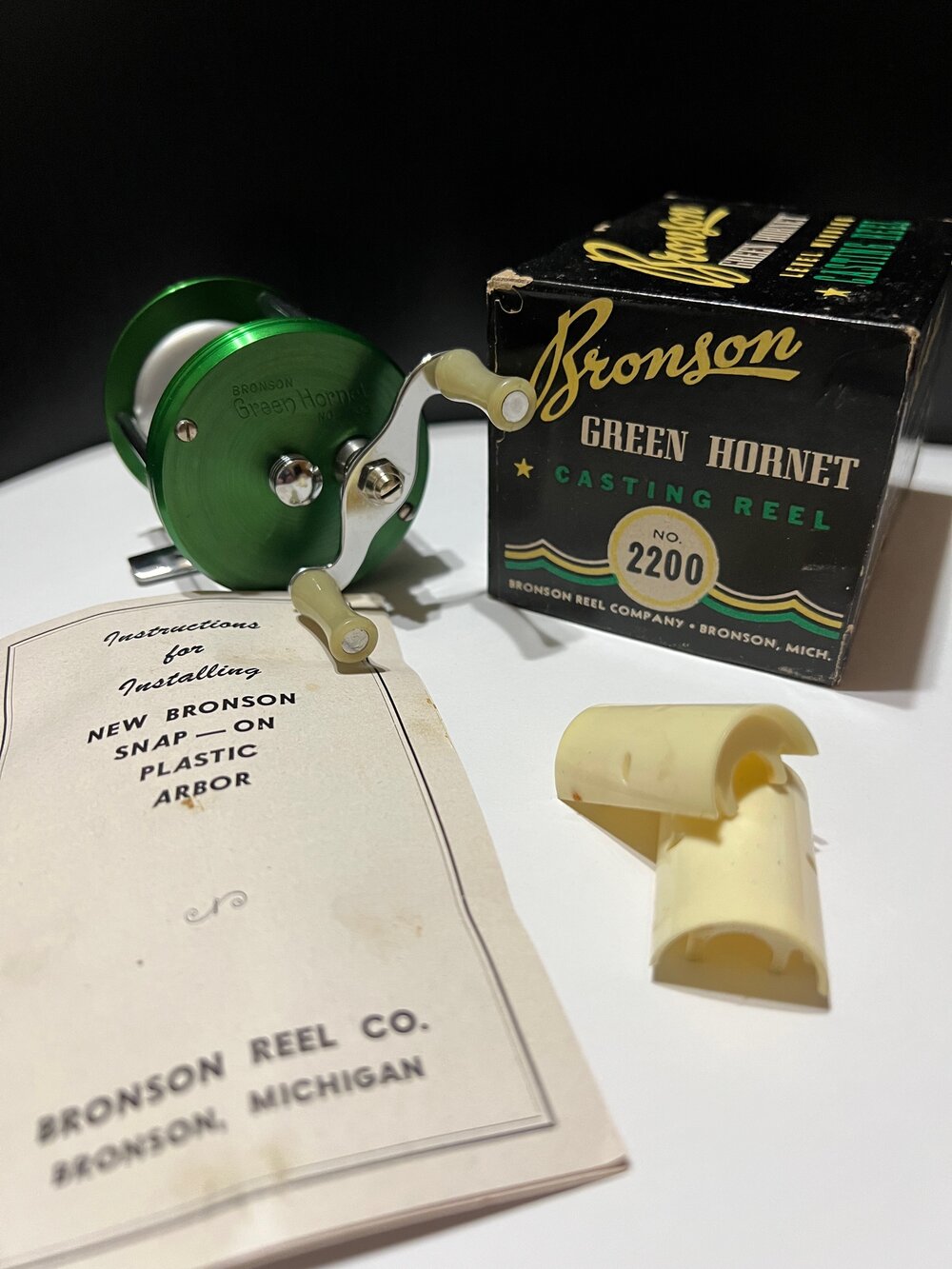 Bronson Green Hornet Casting Reel No. # 2200 with Original Box & extra's  Circa-1950 — VINTAGE FISHING REELS
