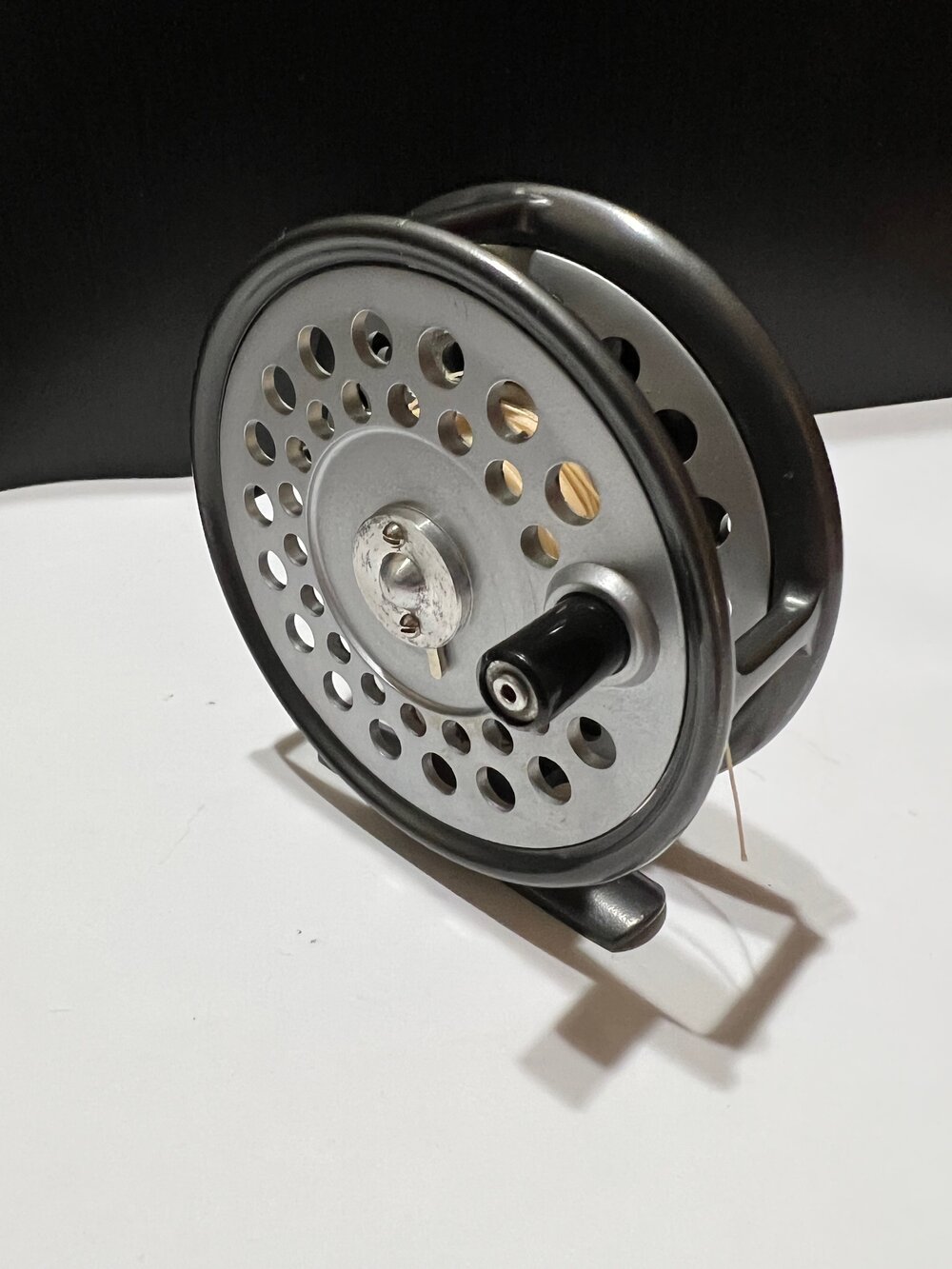 11523 VINTAGE BEAUTIFUL ORVIS BATTENKILL 10/11 DISC FLY REEL 3-5/8  EXCELLANT