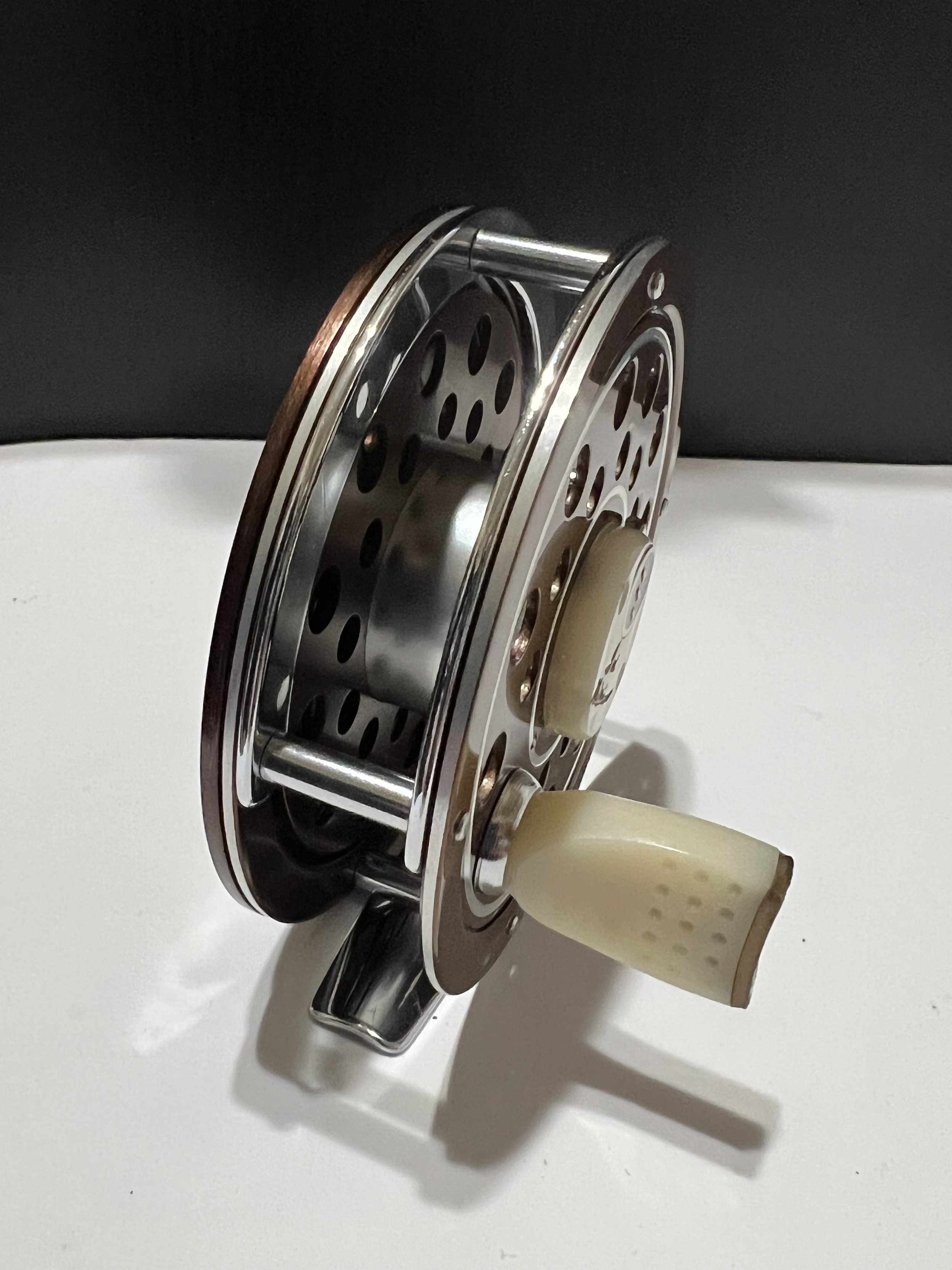 South Bend 1120 Single Action Fly Reel Reversible with Original Box  Circa-1960 — VINTAGE FISHING REELS