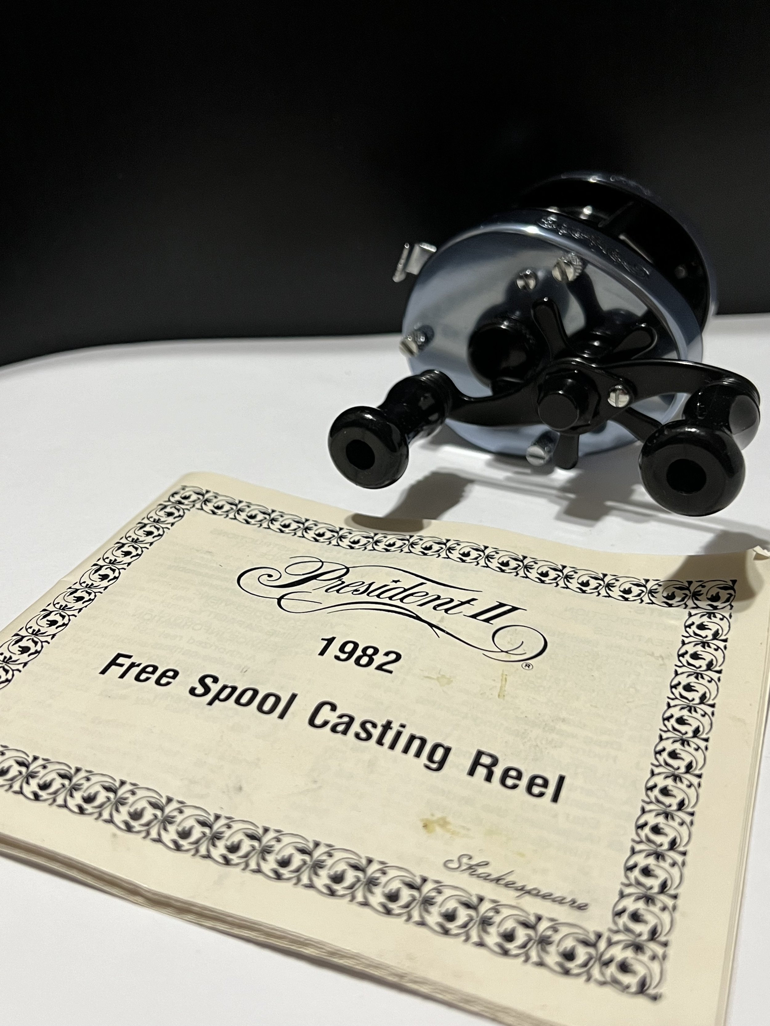 Vintage Shakespeare Free Spool Sportcast model 1982 baitcasting Reel