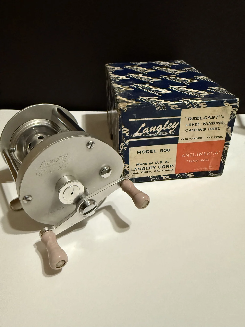 Vintage Crown Planet Fishing Reel S-1162 Closed Face Spin Cast Reel Japan A