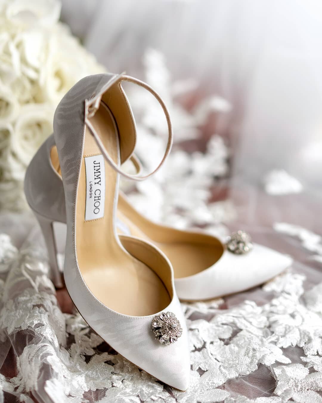 A bridal look isn't completely without the perfect pair of shoes 😍